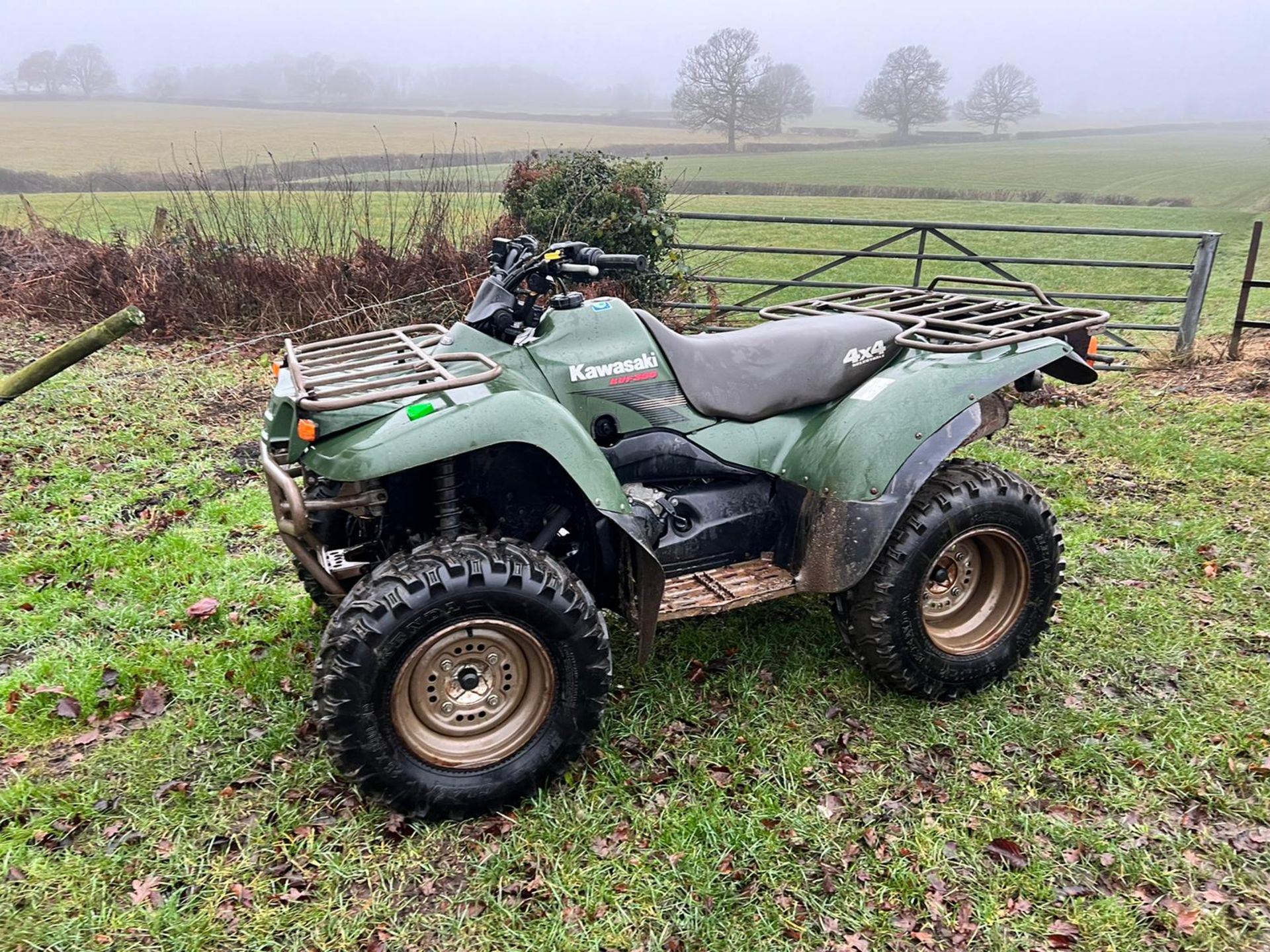 KAWASAKI KVF360 4WD FARM QUAD BIKE, RUNS AND DRIVES WELL, SHOWING A LOW 3438 HOURS *NO VAT* - Image 3 of 13