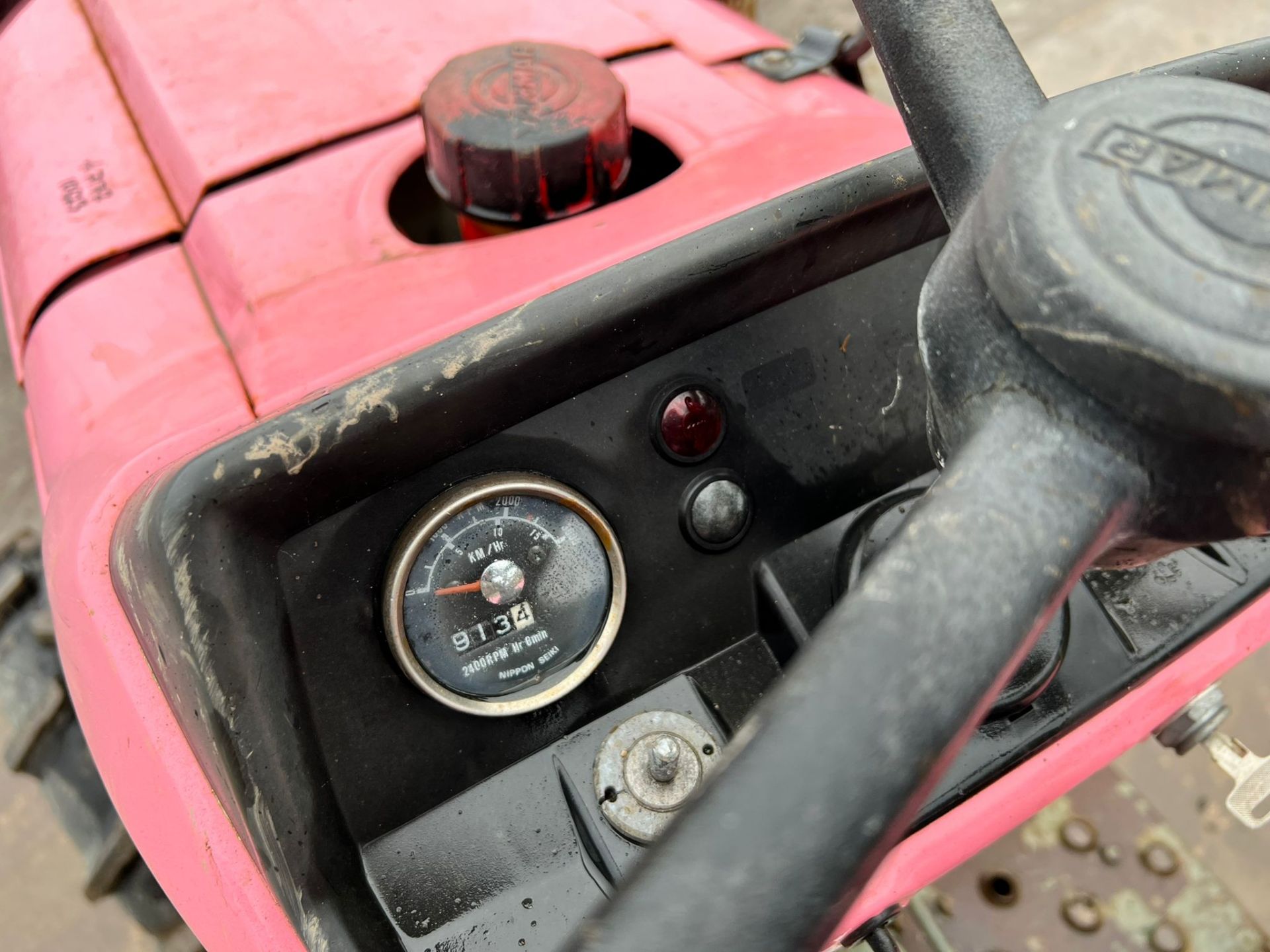 YANMAR YM1401D 14hp 4WD COMPACT TRACTOR WITH 4ft FLEMING TOPPER, RUNS DRIVES AND CUTS *PLUS VAT* - Image 11 of 14