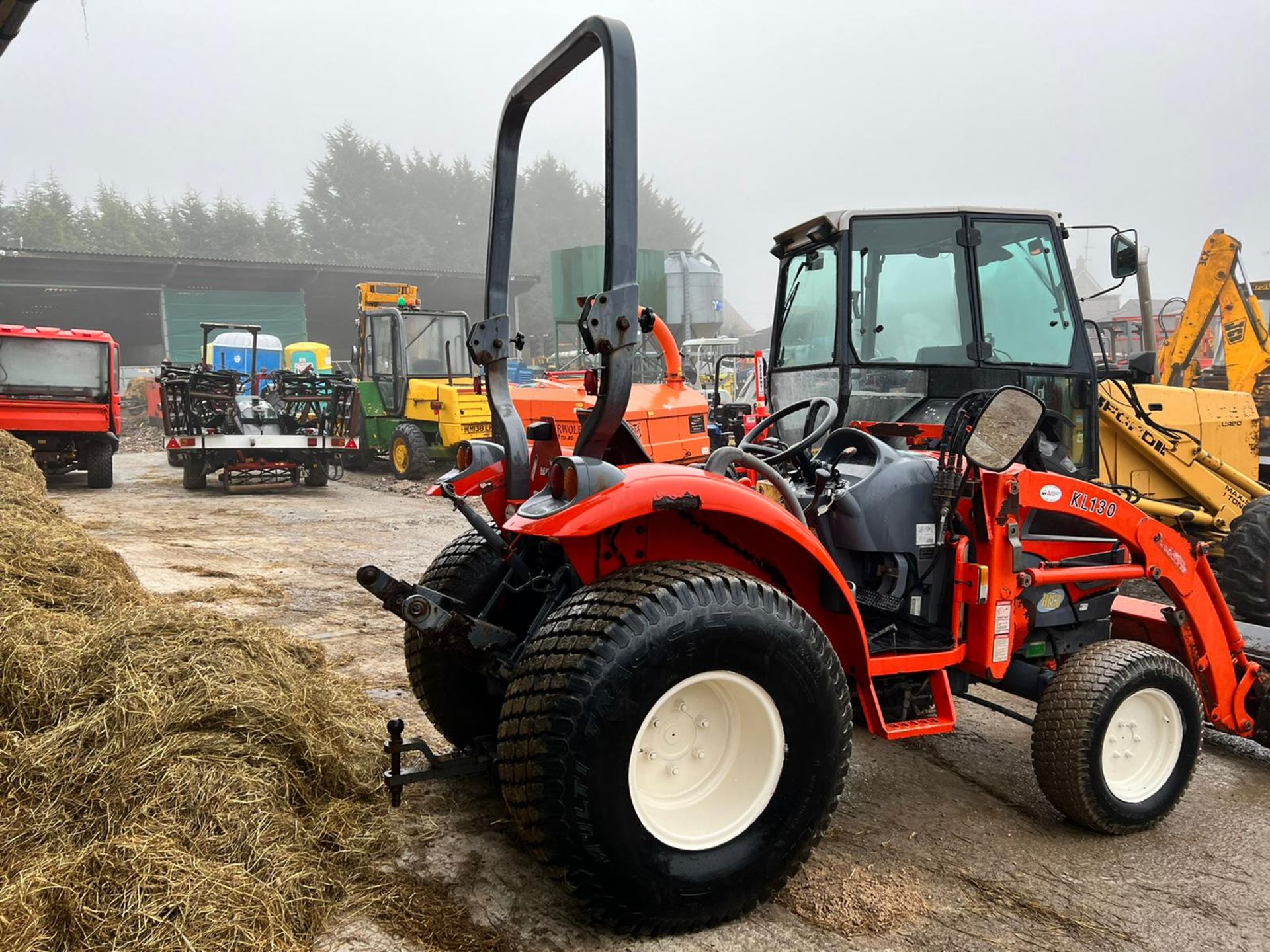 KIOTI CK25 25hp 4WD COMPACT TRACTOR WITH FRONT LOADER, RUND DRIVES AND LIFTS *PLUS VAT* - Image 5 of 15