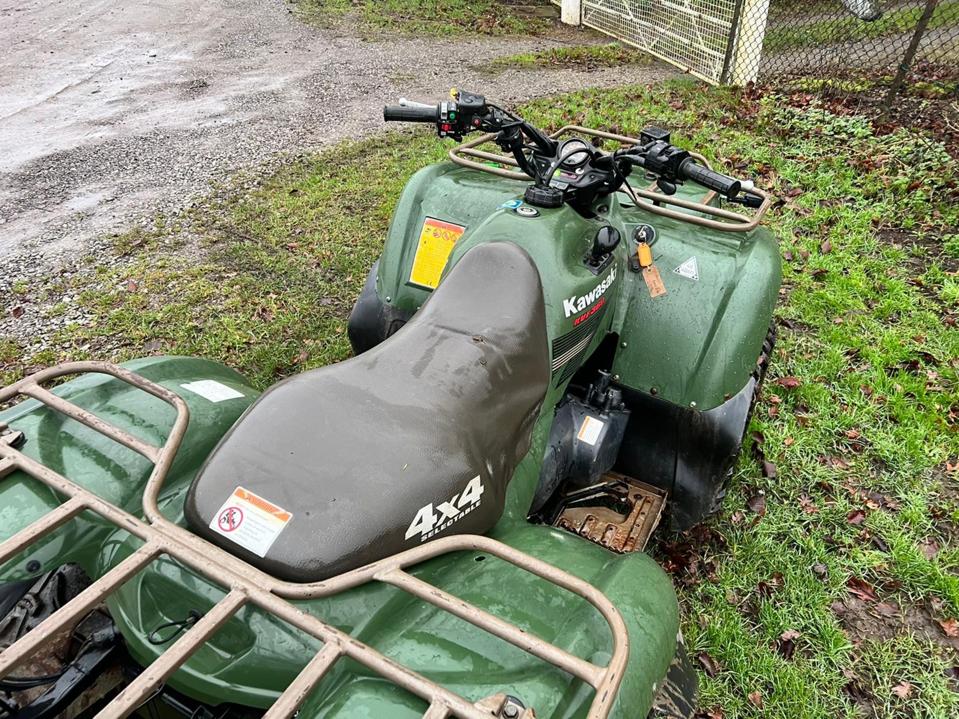 KAWASAKI KVF360 4WD FARM QUAD BIKE, RUNS AND DRIVES WELL, SHOWING A LOW 3438 HOURS *NO VAT* - Image 13 of 13