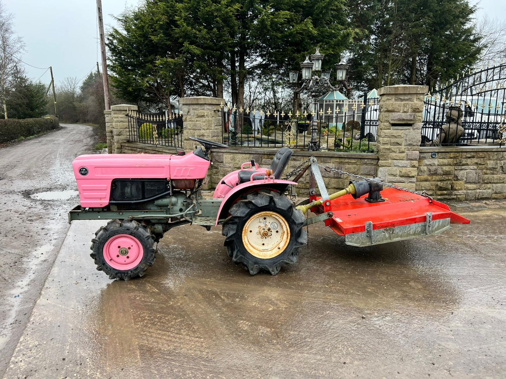 YANMAR YM1401D 14hp 4WD COMPACT TRACTOR WITH 4ft FLEMING TOPPER, RUNS DRIVES AND CUTS *PLUS VAT* - Image 3 of 14