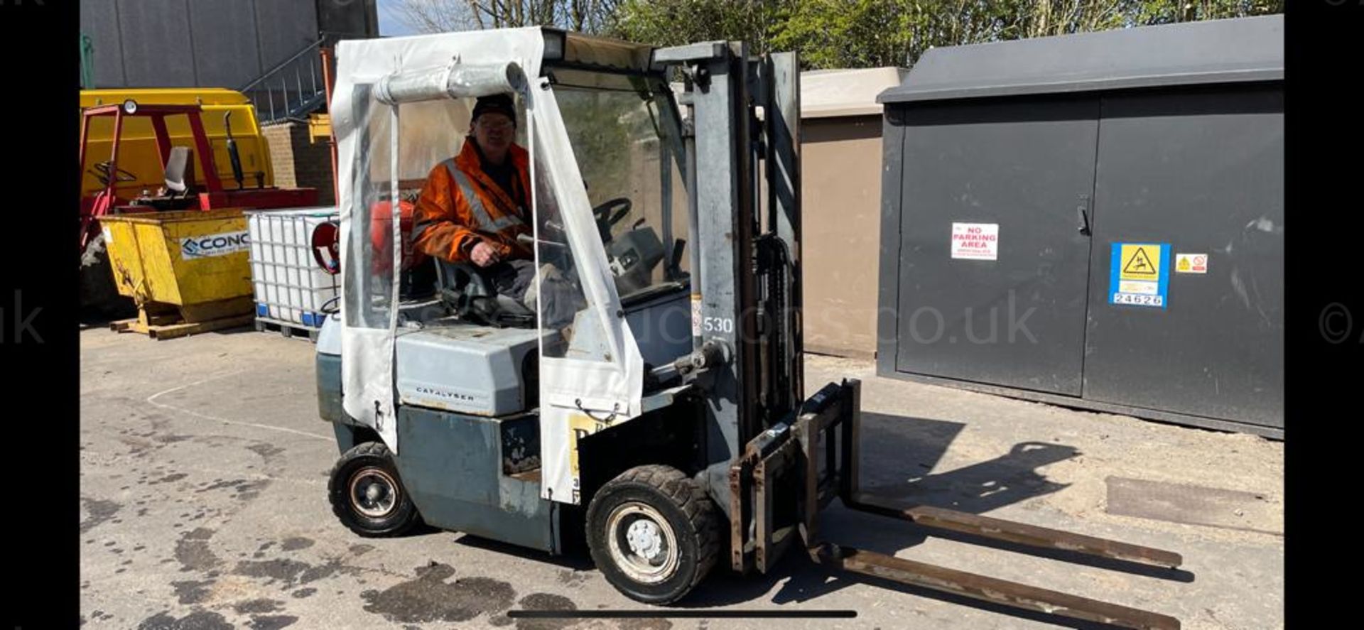 KALMAR 1.6T GAS CONTAINER SPEC FORKLIFT, STARTS DRIVES AND LIFTS TO 3.3M *PLUS VAT* - Image 2 of 17