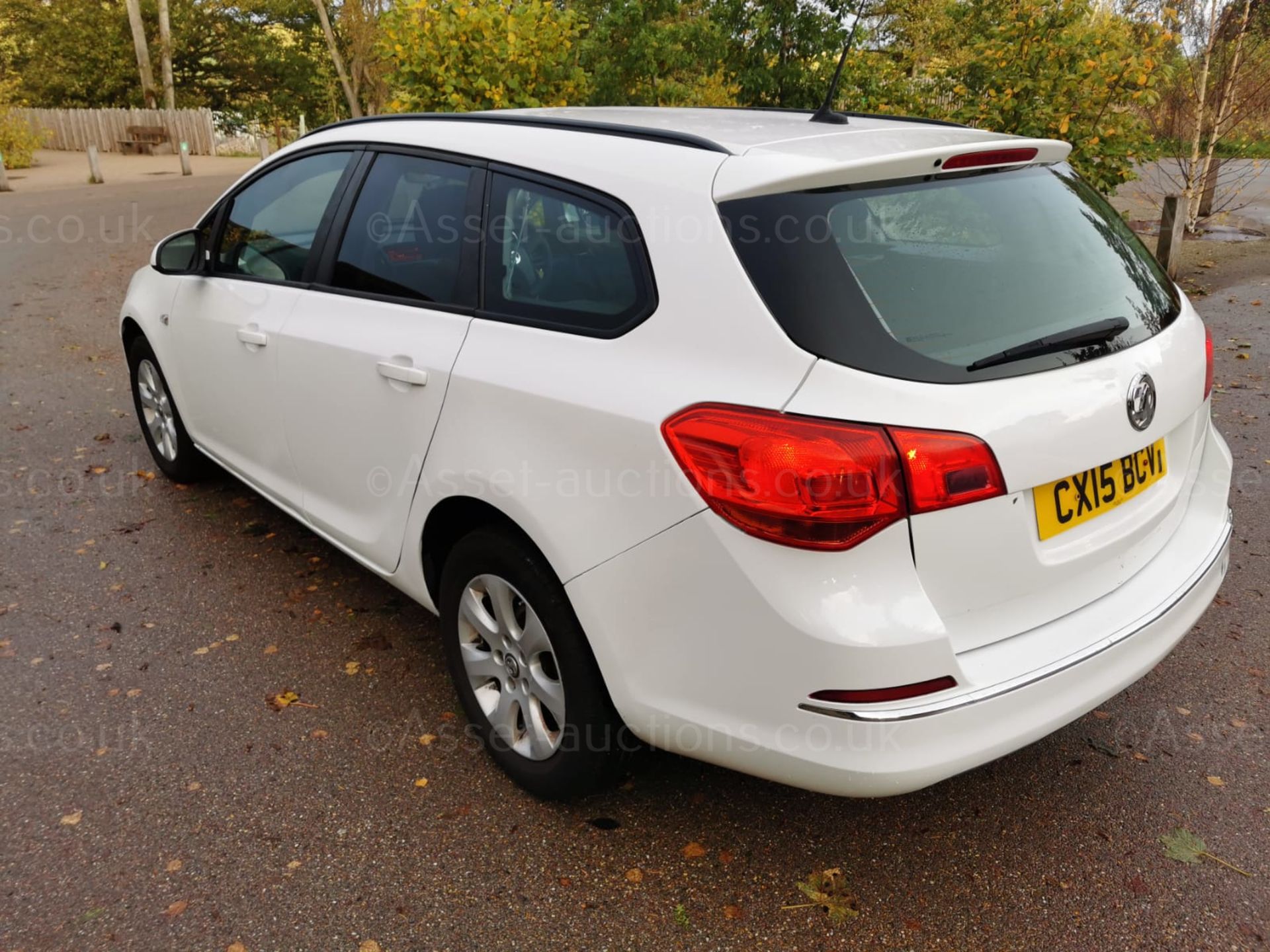 2015 VAUXHALL ASTRA EMERG-Y SERV CDTIEC WHITE ESTATE, 1.6 DIESEL, SHOWING 119K MILES *NO VAT* - Image 5 of 22