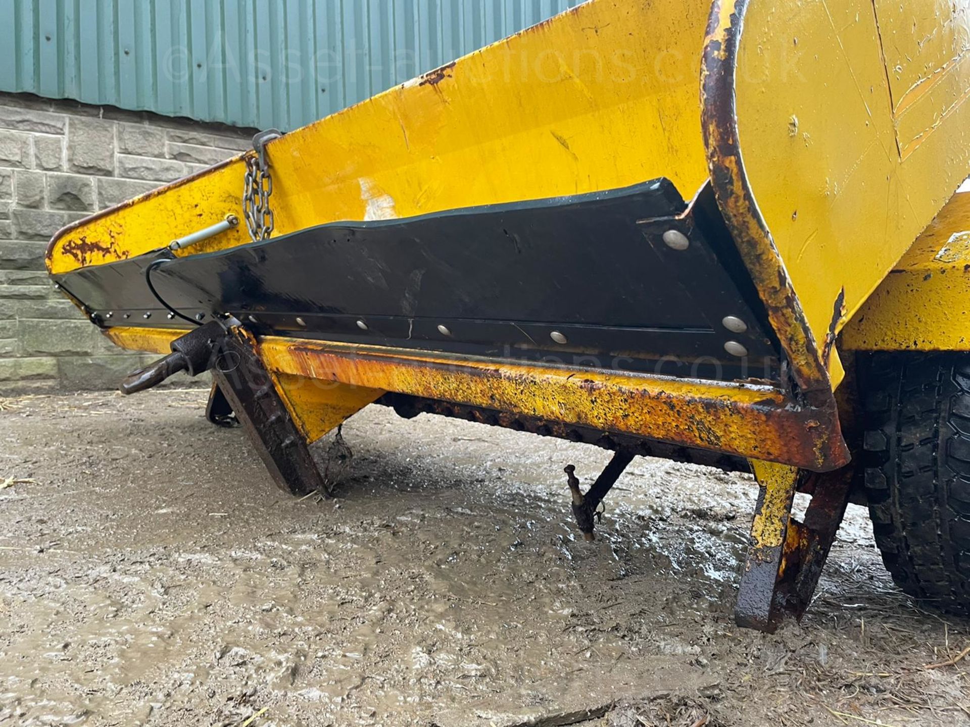 Epoke Single Axle Spreader/Gritter Tow Behind *PLUS VAT* - Image 4 of 7