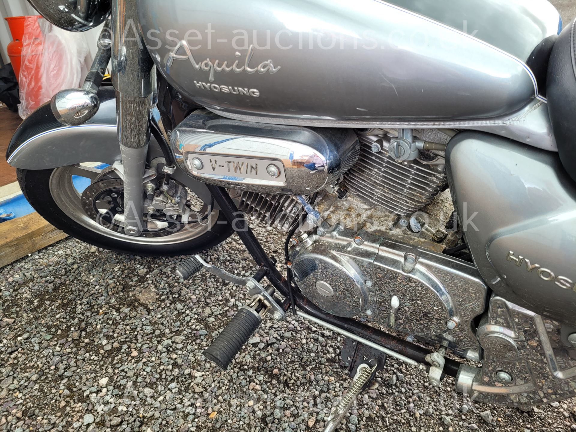 HYOSUNG AQUILA V-TWIN 125CC ONLY 1677 MILES, VERY LOW MILEAGE IN GOOD CONDITION WITH LIKE NEW TYRES - Image 3 of 4