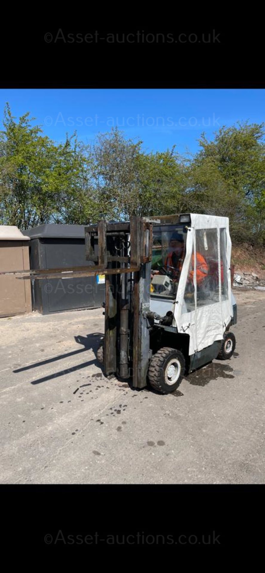 KALMAR 1.6T GAS CONTAINER SPEC FORKLIFT, STARTS DRIVES AND LIFTS TO 3.3M *PLUS VAT* - Image 7 of 17