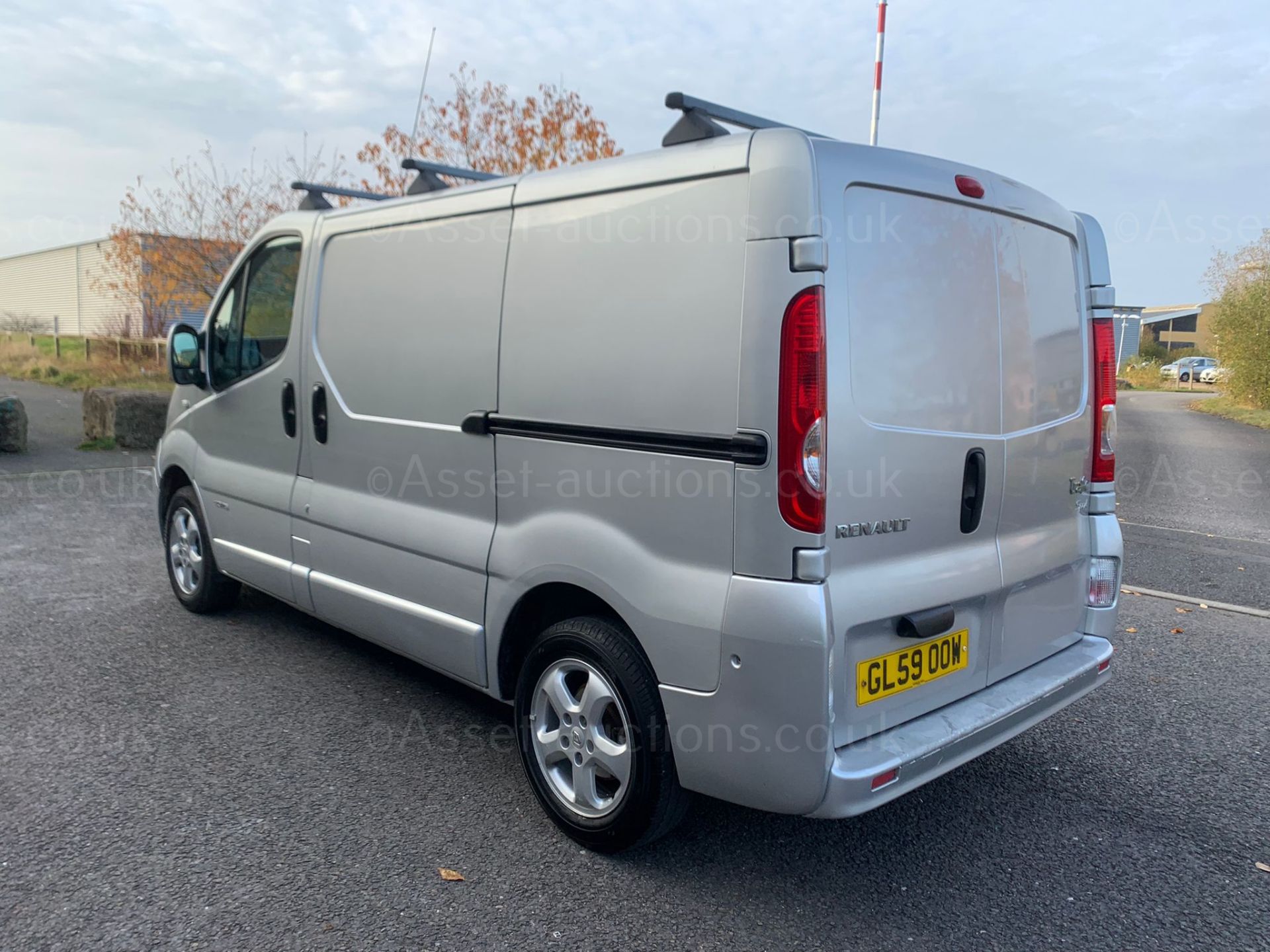 2009 RENAULT TRAFIC SL27 SPORT DCI 115 SILVER PANEL VAN, 2.0 DIESLE ENGINE, 103,243 MILES *NO VAT* - Image 3 of 15