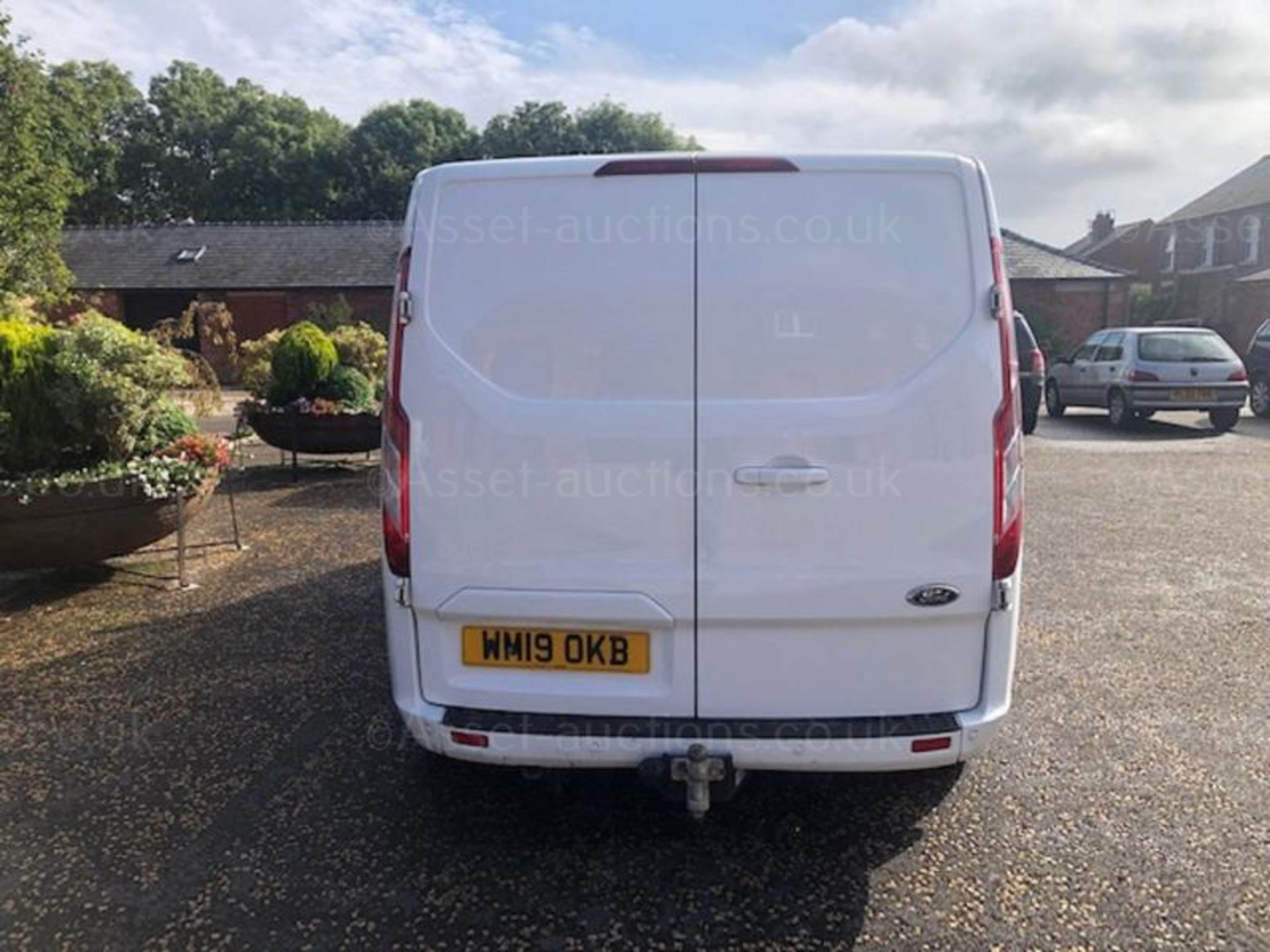 2019 FORD TRANSIT CUSTOM 300 LIMITED WHITE PANEL VAN, ONLY 23K MILES *PLUS VAT* - Image 5 of 11