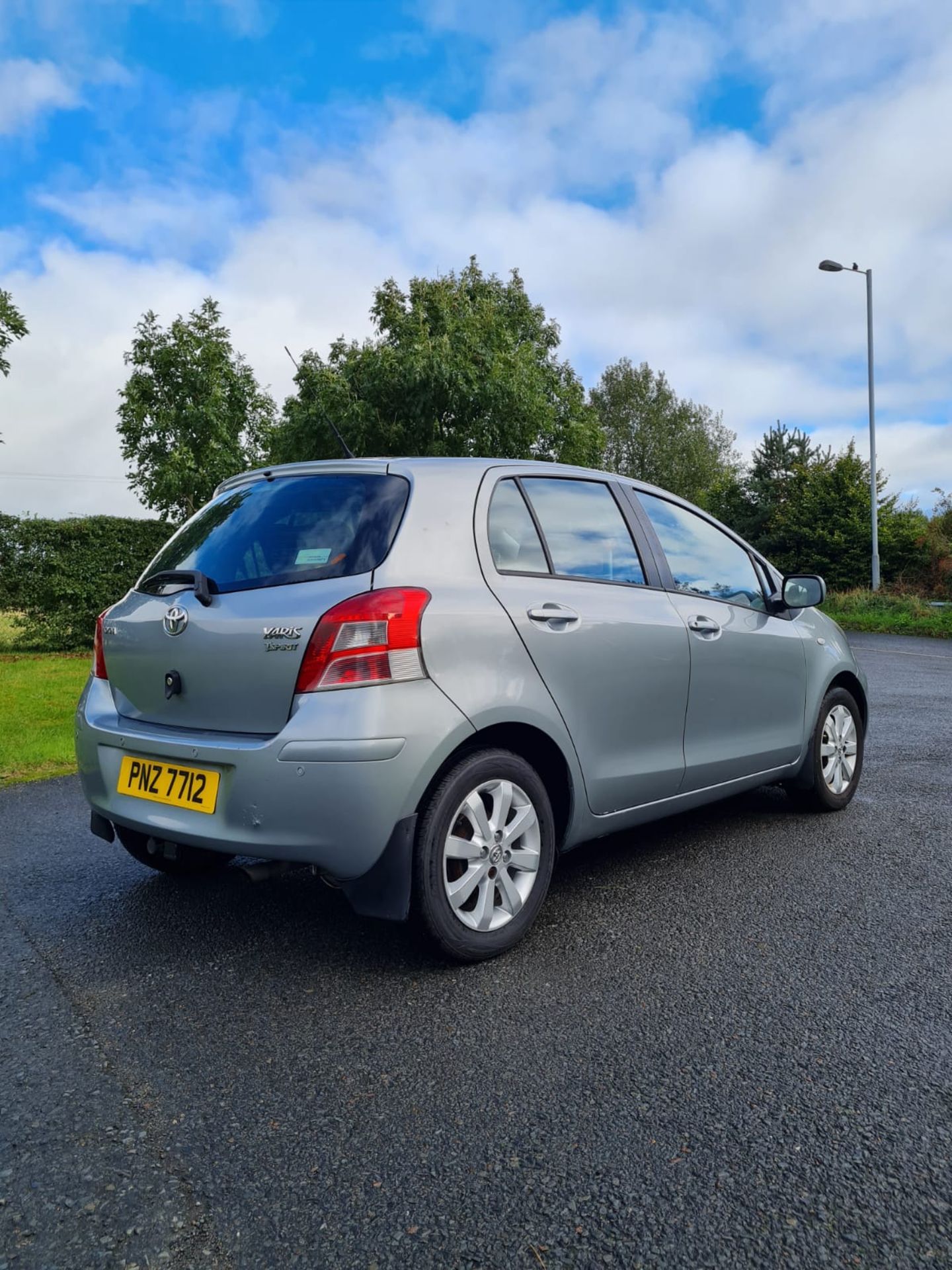 2014 TOYOTA YARIS T SPIRIT VVT-I SILVER HATCHBACK, 1.3 PETROL, 85K MILES *NO VAT* - Image 3 of 7