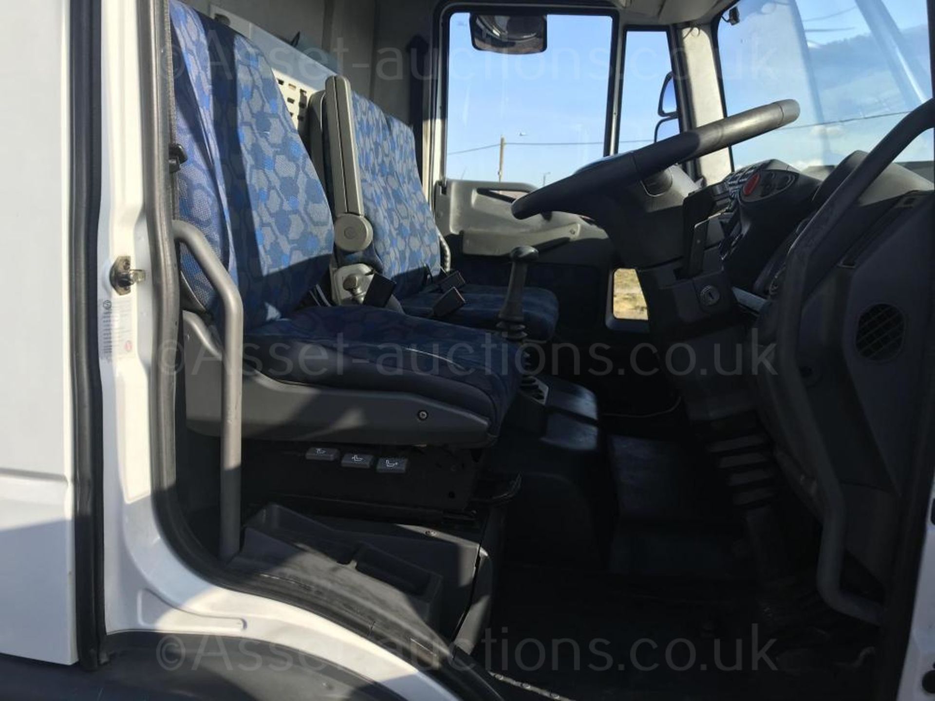 2006 IVECO EUROCARGO 75E17 7.5 TON, MANUAL GEARBOX, 383.000KM *PLUS VAT* - Image 9 of 11