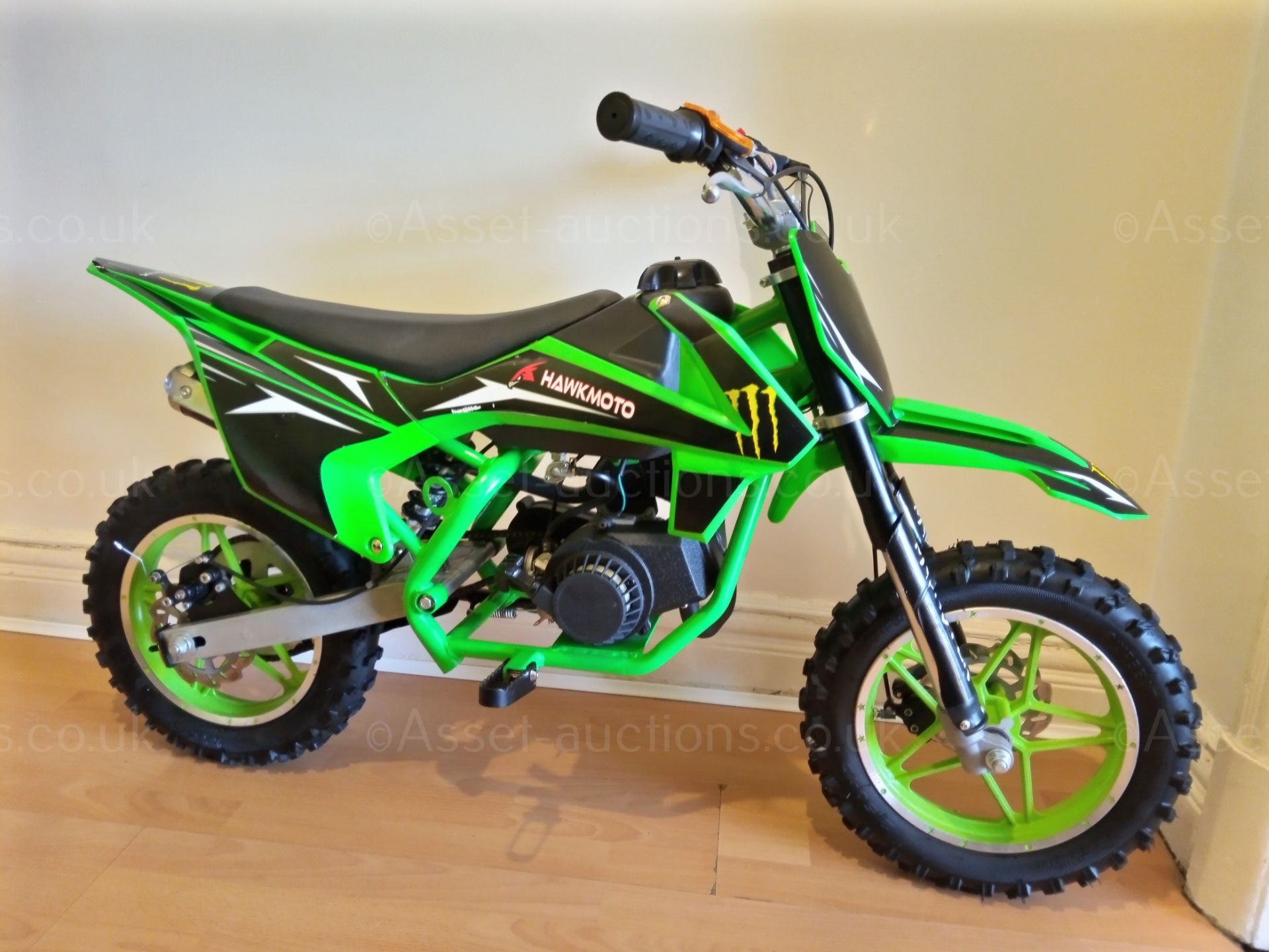 HAWK MOTO 50cc DIRT BIKE, 2 STROKE ENGINE, PULL START, KILL SWITCH, ADJUSTABLE THROTTLE *NO VAT*