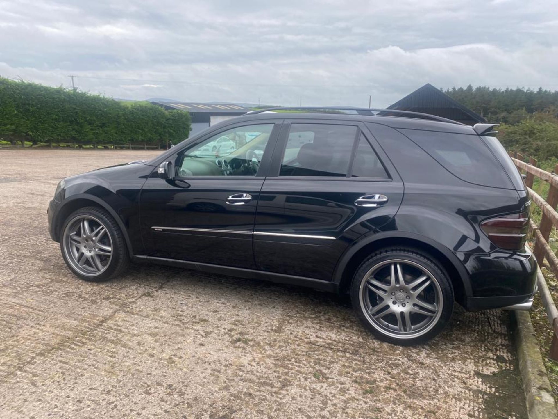 2005 MERCEDES ML 500 SE AUTO BLACK ESTATE, SHOWING 107K MILES, 5.0 PETROL *NO VAT* - Image 3 of 7