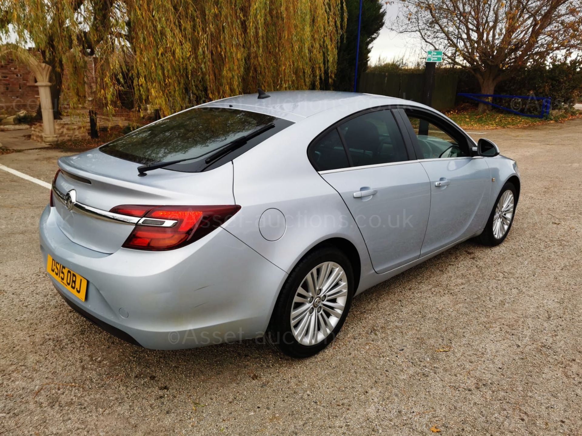 2015 VAUXHALL INSIGNIA DSIGN NAV CDTI ECO SS SILVER HATCHBACK, 83,799 MILES *NO VAT* - Image 6 of 27