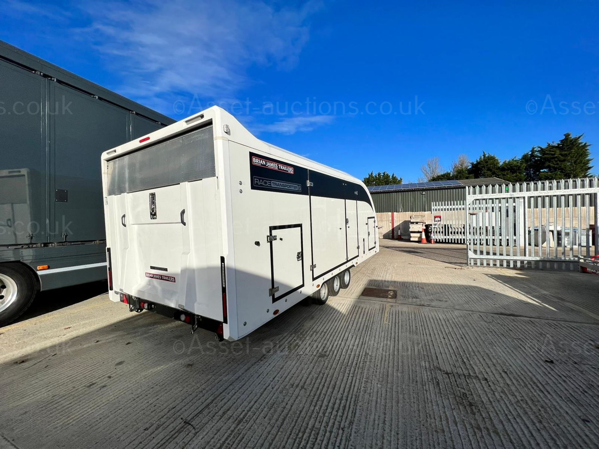 2020 BRAIN JAMES RT6 ENCLOSED TRAILER, LIKE BRAND NEW, HAS DONE VERY LITTLE MILES *PLUS VAT* - Image 3 of 5