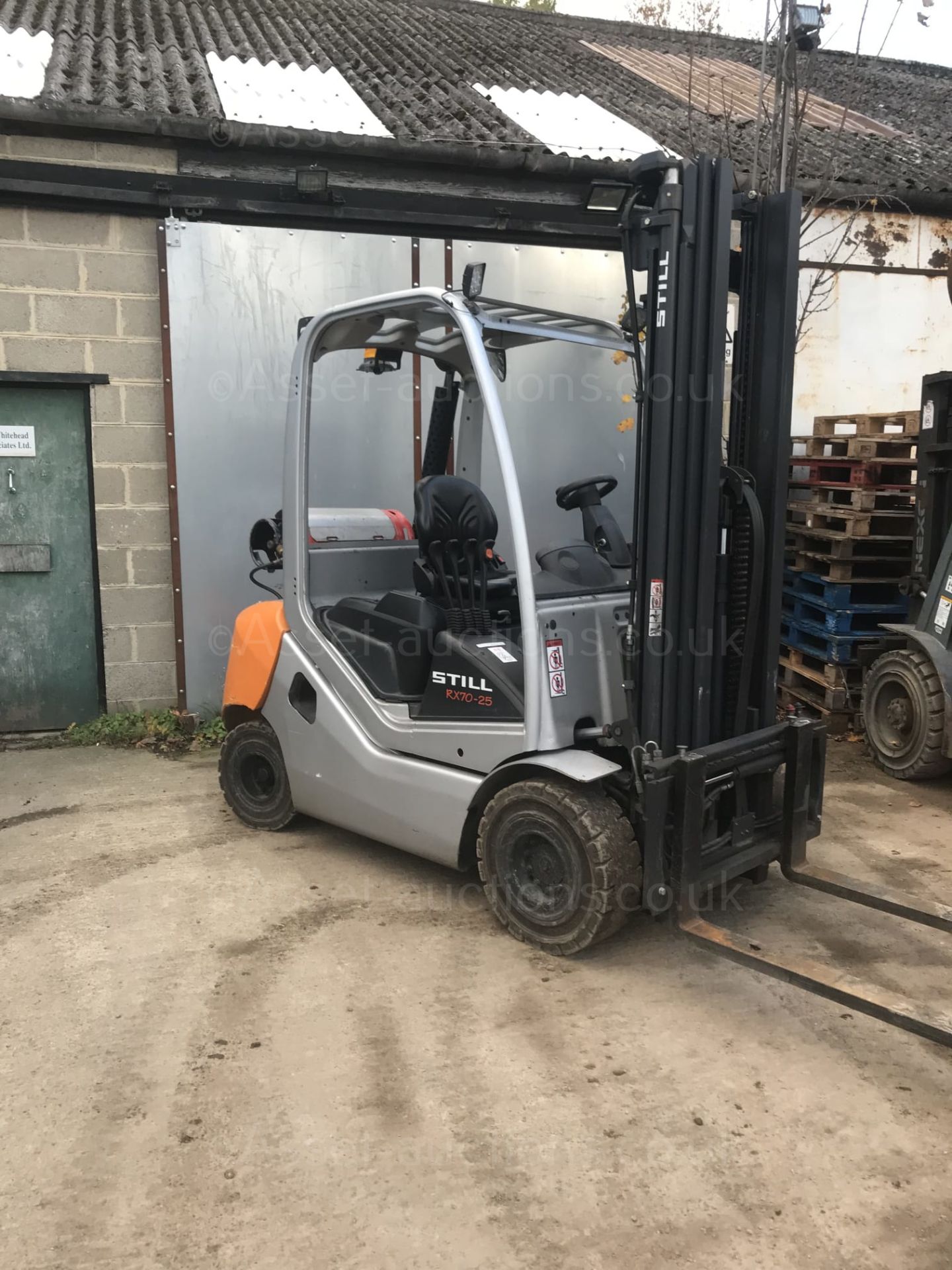 STILL RX70-25 GAS FORKLIFT, YOM 2012, 5 METRE TRIPLE MAST, C/W SIDESHIFT AND 4TH SERVICE *PLUS VAT*