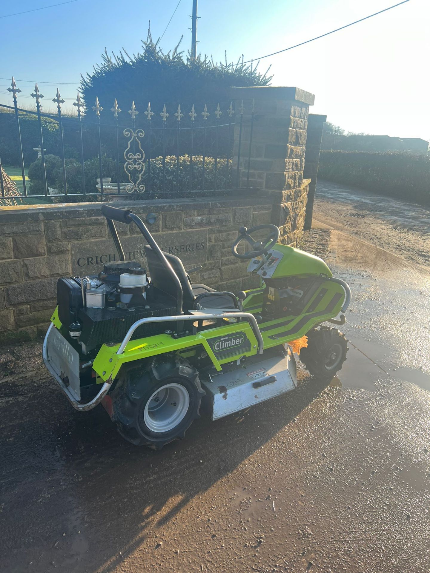 GRILLO CLIMBER 921 MOWER, RUNS WORKS AND CUTS, 21hp BRIGGS AND STRATTON VANGUARD ENGINE *NO VAT* - Image 3 of 7