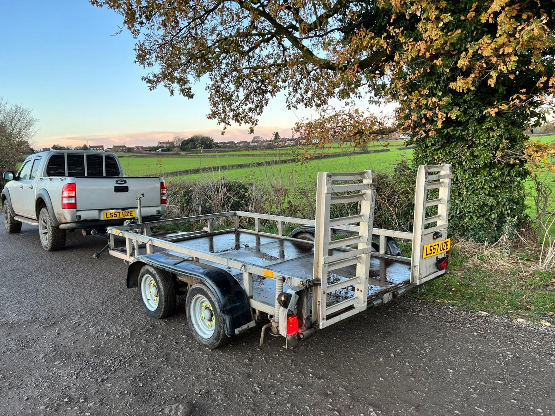 IFOR WILLIAMS 3.5 TON TWIN AXLE PLANT TRAILER, 10ft x 6ft BED, TOWS WELL, ALL LIGHTS WORK *PLUS VAT* - Image 3 of 11