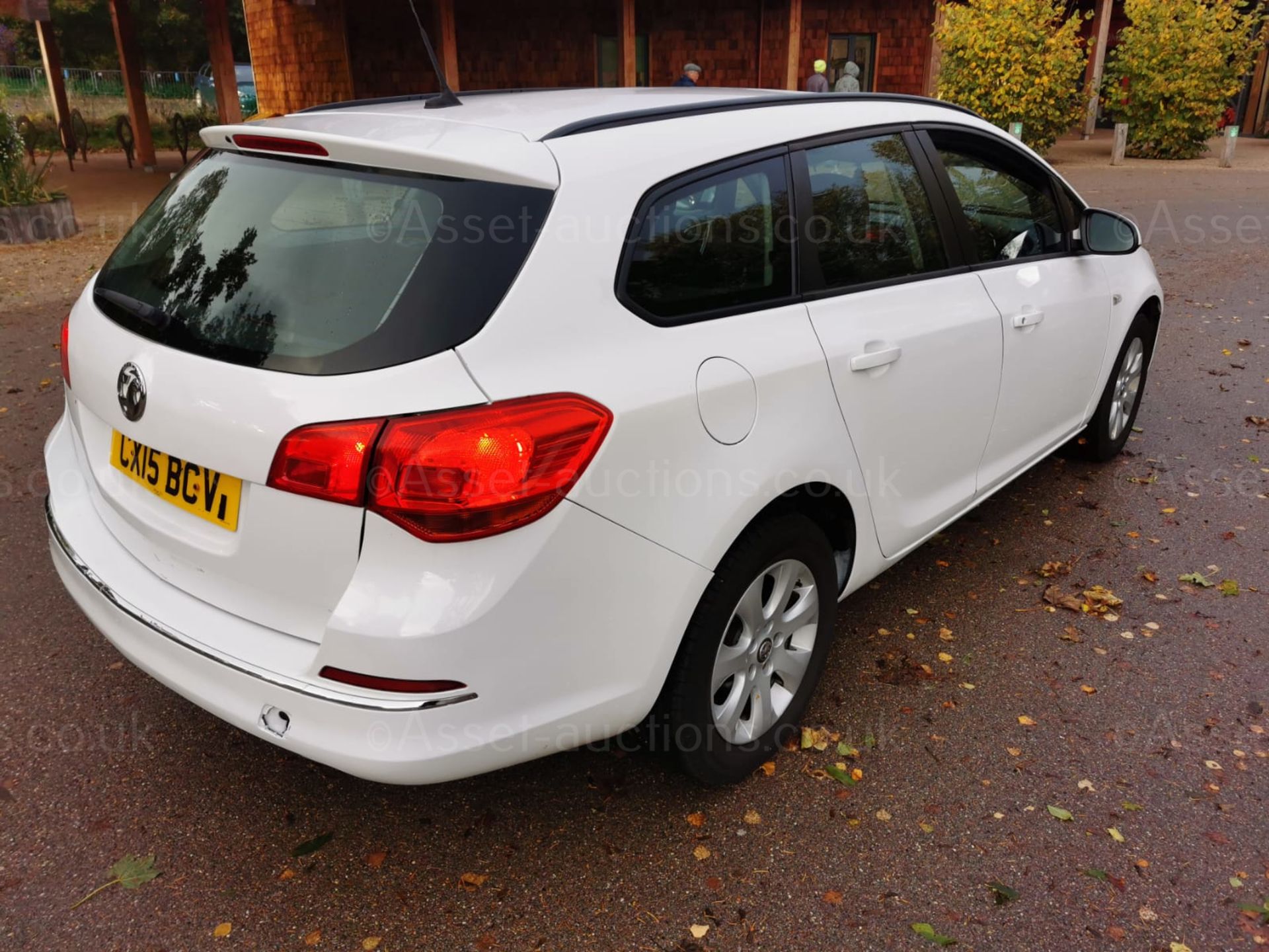 2015 VAUXHALL ASTRA EMERG-Y SERV CDTIEC WHITE ESTATE, 1.6 DIESEL, SHOWING 119K MILES *NO VAT* - Image 7 of 22