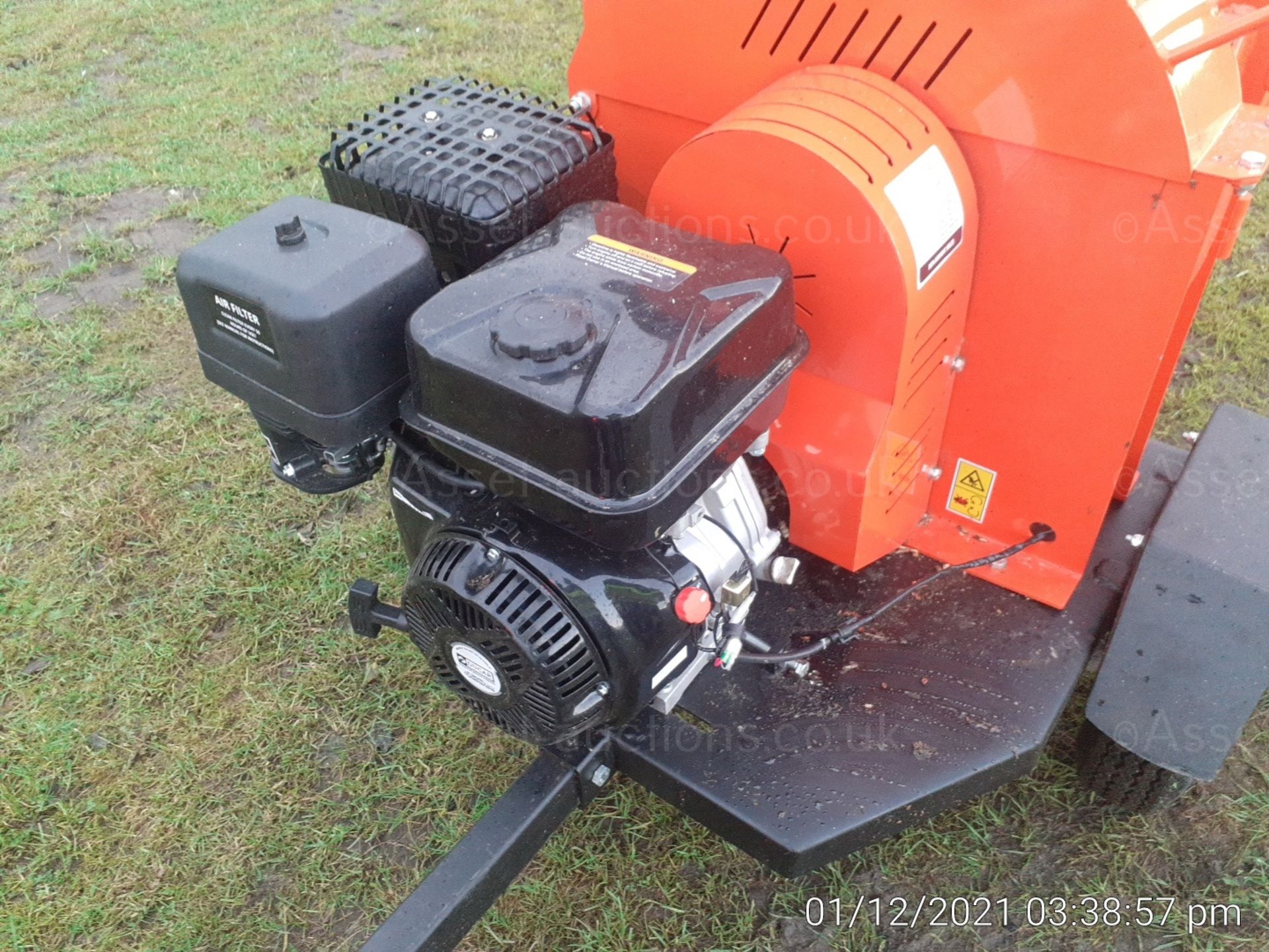 BRAND NEW AND UNUSED DGS1500 420CC 4.5Ó TOWABLE PETROL WOOD CHIPPER *NO VAT* - Image 7 of 11