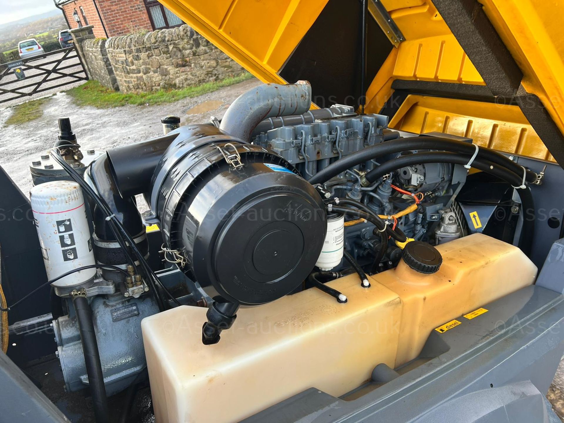 2008 ATLAS COPCO XAS77 DD PE SINGLE AXLE COMPRESSOR, RUNS AND MAKES AIR, SHOWING A LOW 730 HOURS - Image 9 of 15