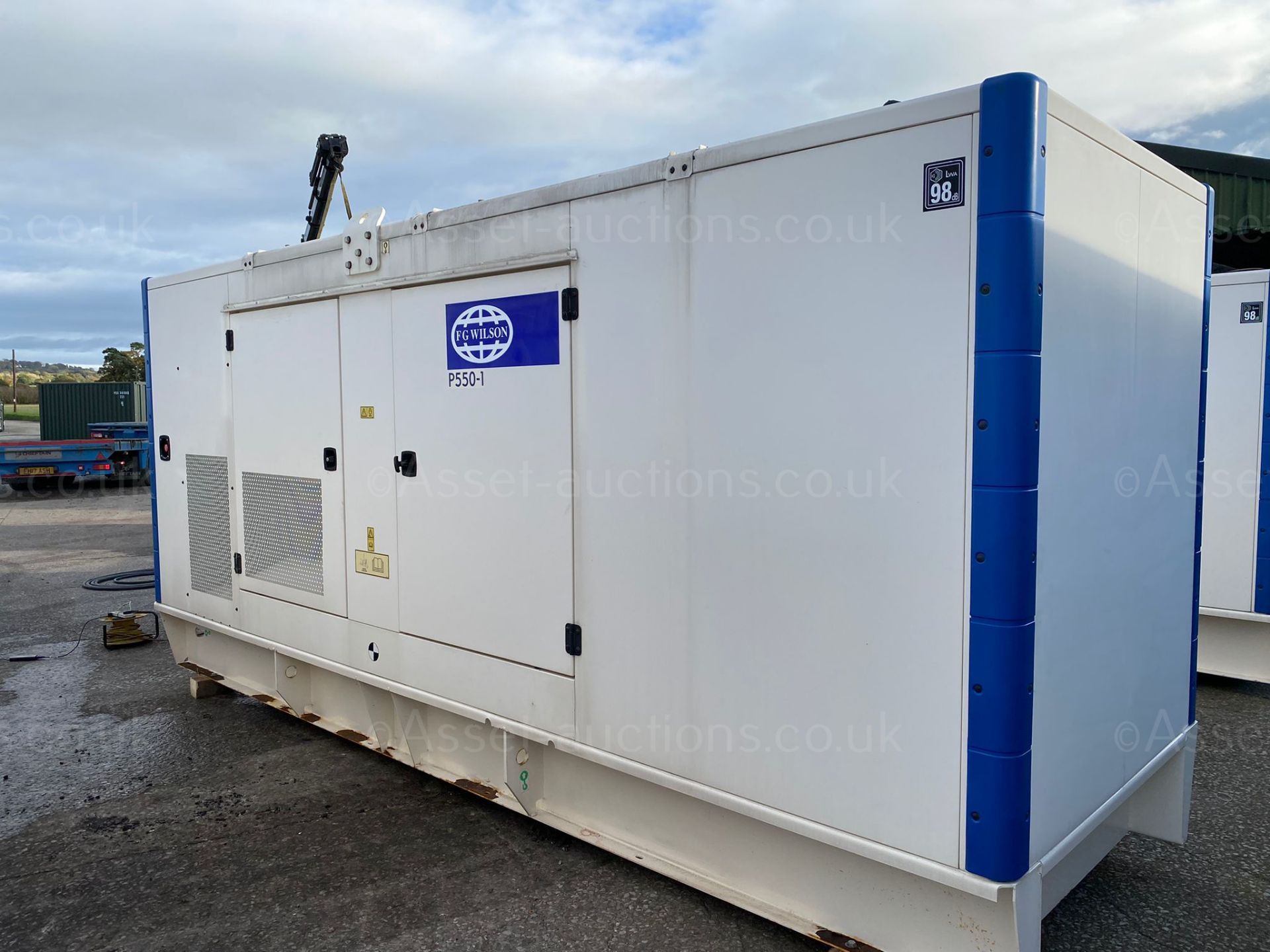 2012 500 KVA PERKINS SILENT DIESEL GENERATOR, HAS DONE LESS THAN 250 HOURS *PLUS VAT* - Image 2 of 9