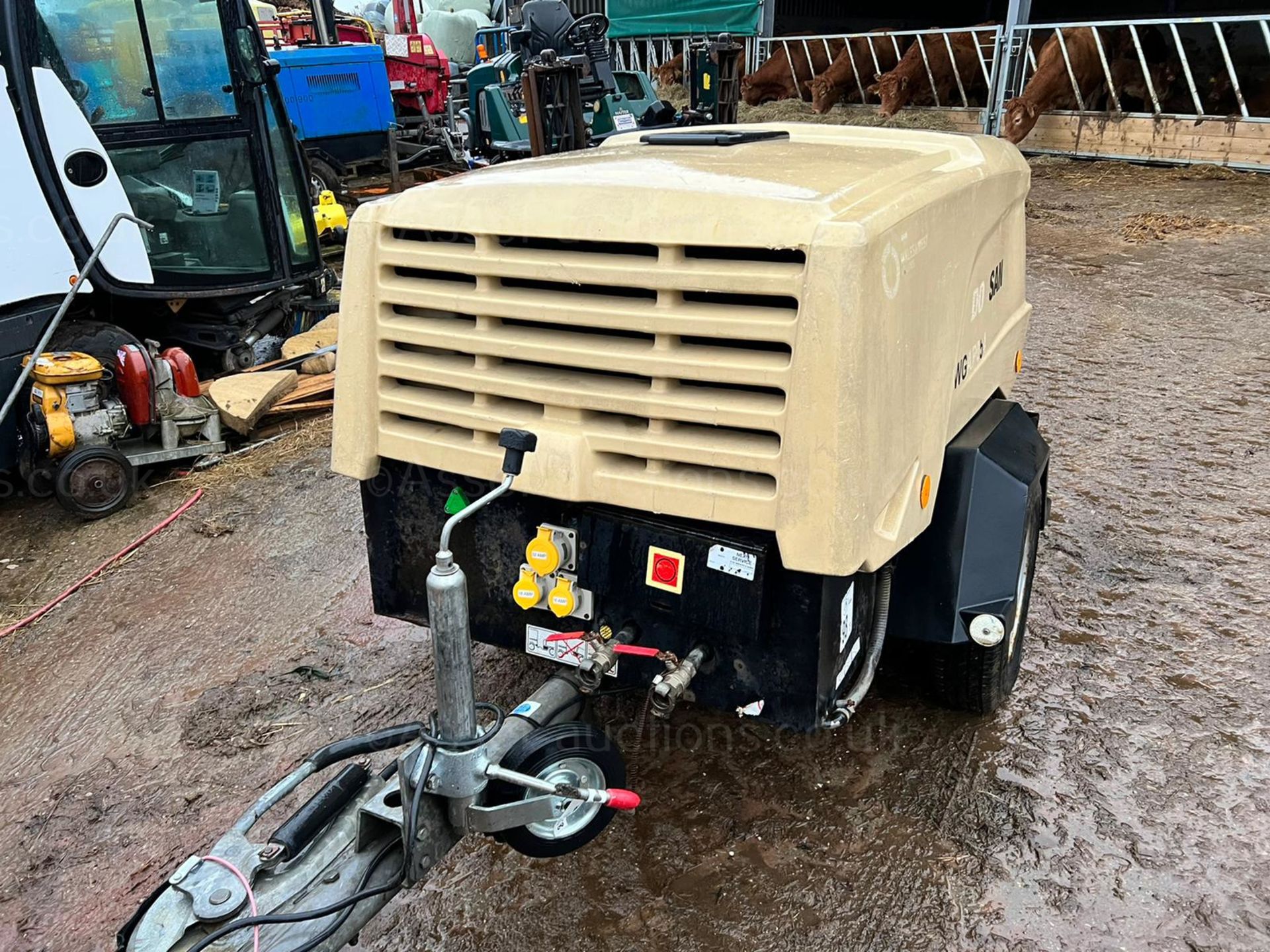 2013 DOOSAN 731E SINGLE AXLE COMPRESSOR GENERATOR, SHOWING A LOW 666 HOURS *PLUS VAT* - Image 3 of 12