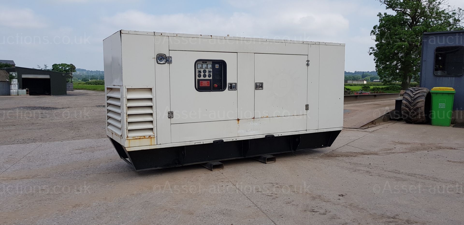 2005 250 KVA PERKINS SILENT DIESEL GENERATOR, 18239 HOURS RUN *PLUS VAT*