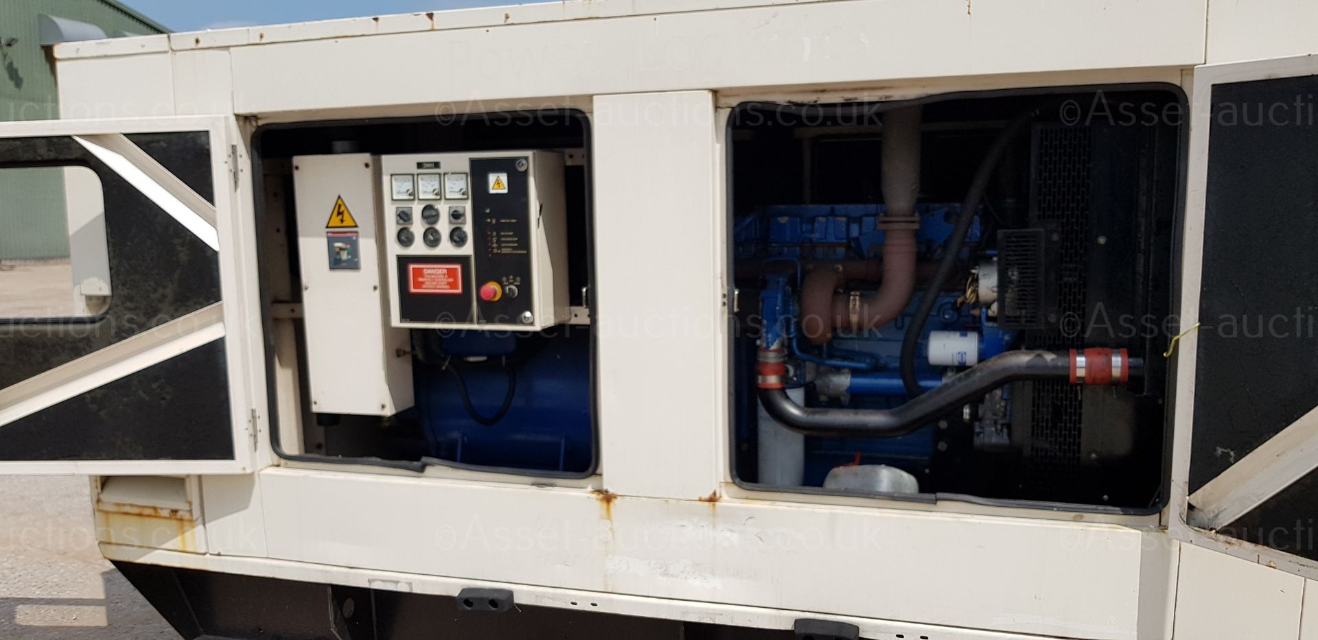 2005 250 KVA PERKINS SILENT DIESEL GENERATOR, 18239 HOURS RUN *PLUS VAT* - Image 7 of 8