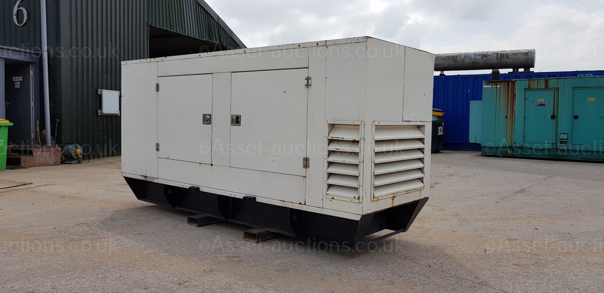 2005 250 KVA PERKINS SILENT DIESEL GENERATOR, 18239 HOURS RUN *PLUS VAT* - Image 3 of 8