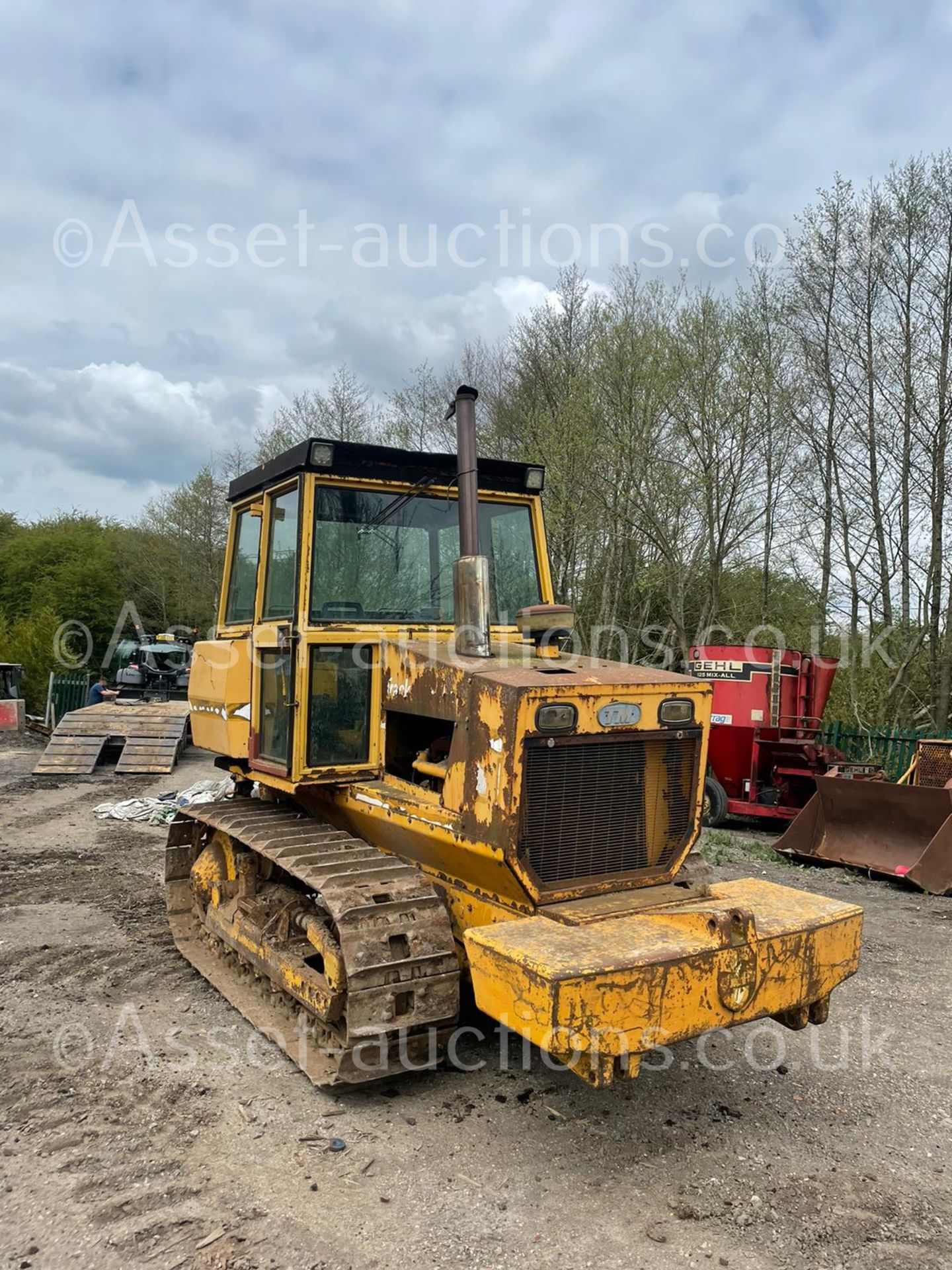 REAR TRACK MARSHALL 135 DOZER DROT, 584 RECORDED HOURS, REAR ARMS WITH 3 POINT LINKAGE *PLUS VAT* - Image 3 of 14