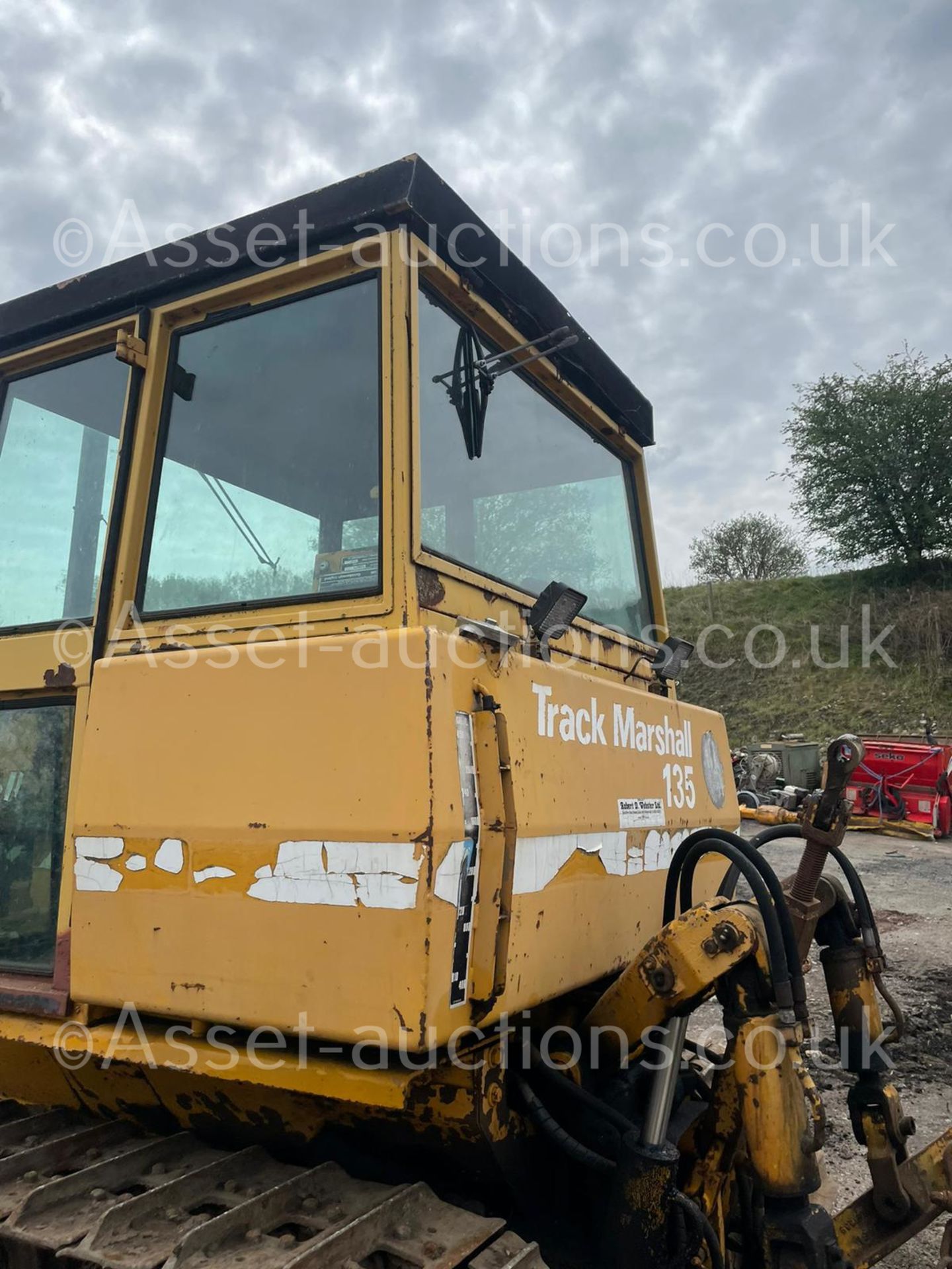 REAR TRACK MARSHALL 135 DOZER DROT, 584 RECORDED HOURS, REAR ARMS WITH 3 POINT LINKAGE *PLUS VAT* - Image 9 of 14