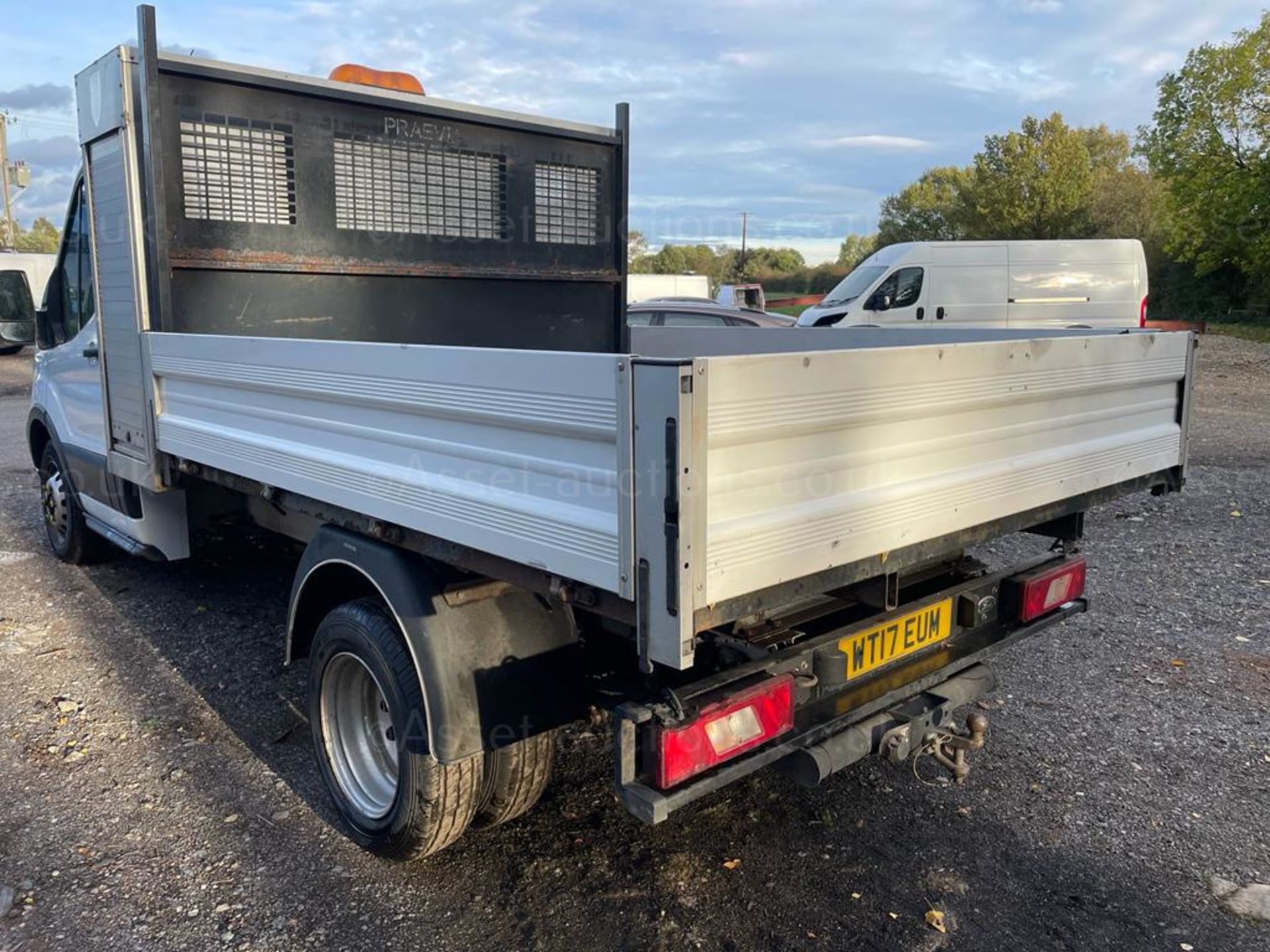 2017 FORD TRANSIT 350 TIPPER, 42K MILES, 2.0 DIESEL, TWIN REAR WHEEL *PLUS VAT* - Image 6 of 11