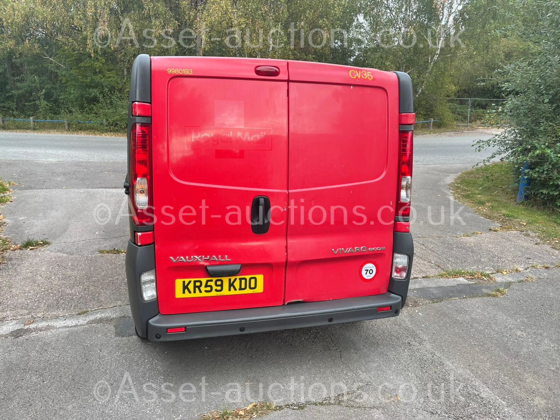 2009 VAUXHALL VIVARO 2700 CDTI SWB RED PANEL VAN, 2.0 DIESEL ENGINE, 125,530 MILES *NO VAT* - Image 9 of 38