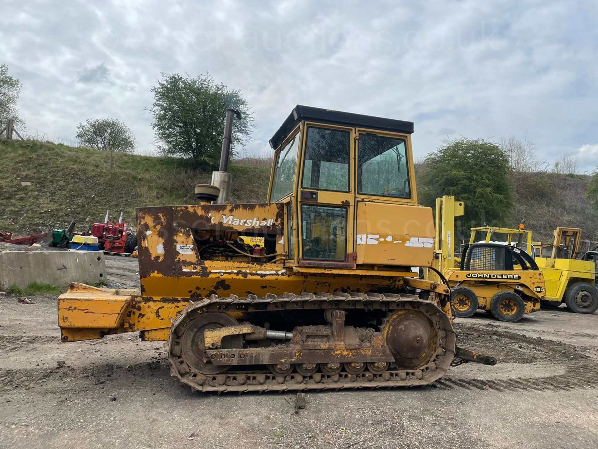 REAR TRACK MARSHALL 135 DOZER DROT, 584 RECORDED HOURS, REAR ARMS WITH 3 POINT LINKAGE *PLUS VAT* - Image 2 of 14