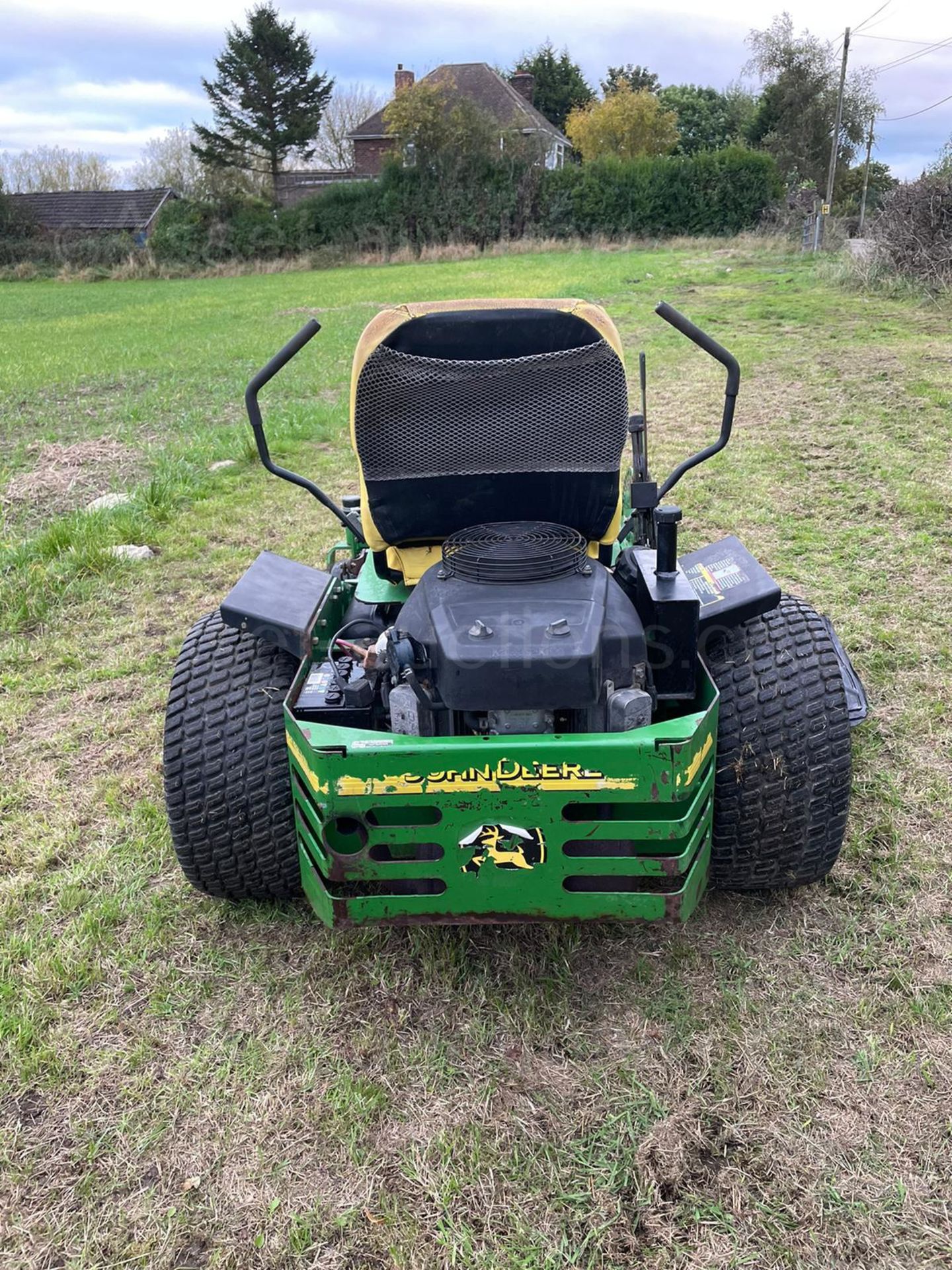 JOHN DEERE 717 Z-TRAK ZERO TURN RIDE ON LAWN MOWER, RUNS DRIVES AND CUTS, SHOWING A LOW 336 HOURS - Image 12 of 18