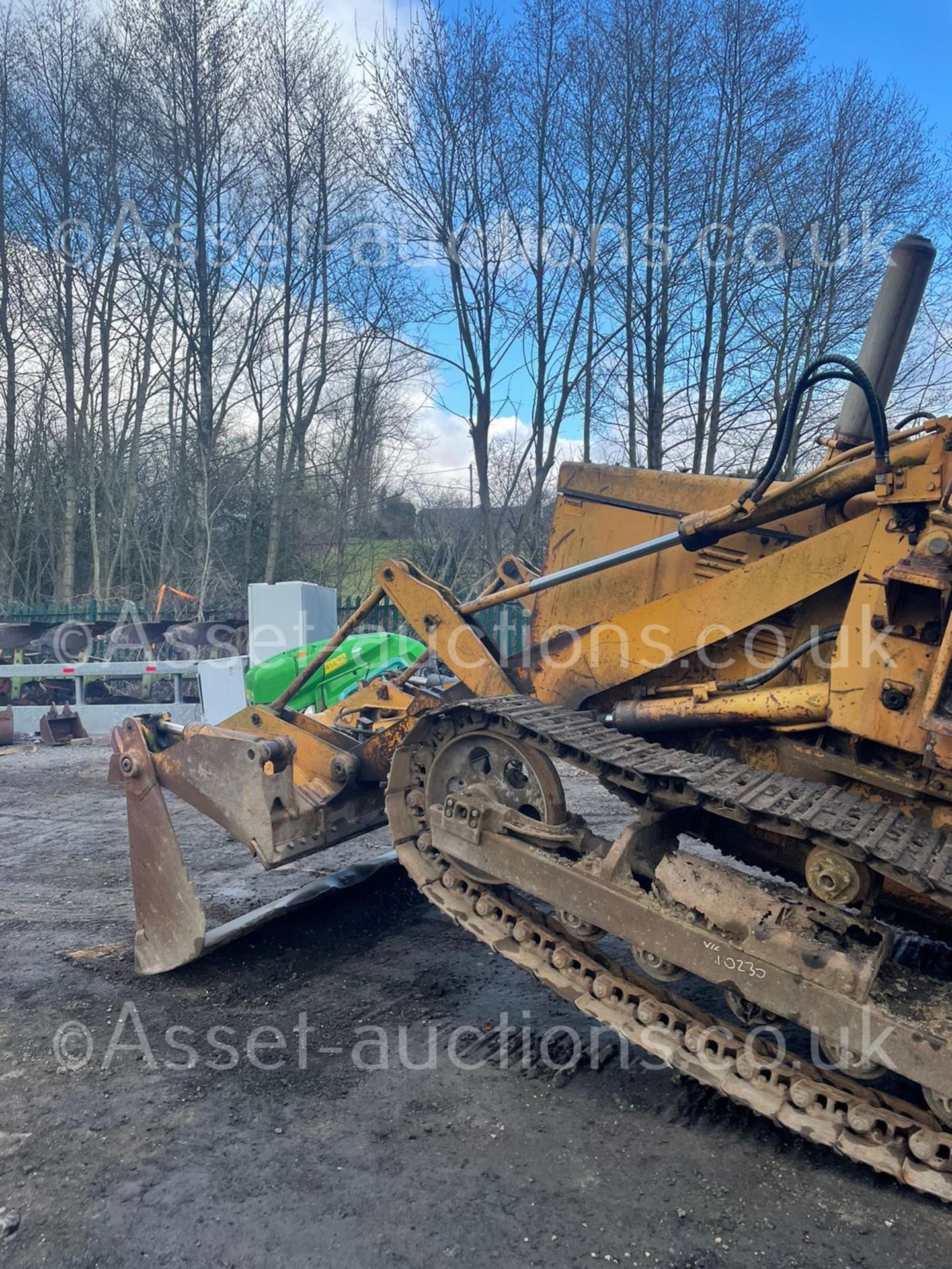 KOMATSU D31S DOZER, RUNS AND WORKS, 4 IN 1 BUCKET *PLUS VAT* - Image 11 of 14