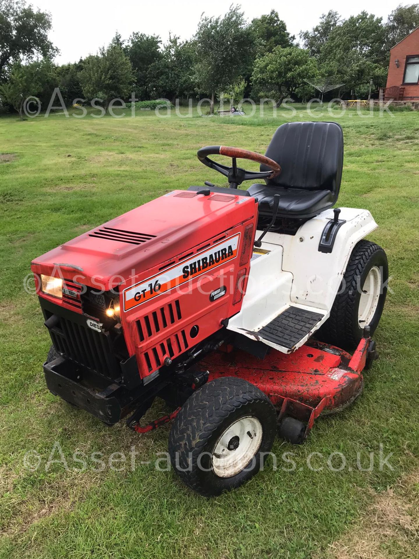 SHIBAURA GT16 RIDE ON LAWN MOWER, RUNS, DRIVES AND CUTS, HYDROSTATIC DRIVE, DIESEL ENGINE *NO VAT* - Image 3 of 10