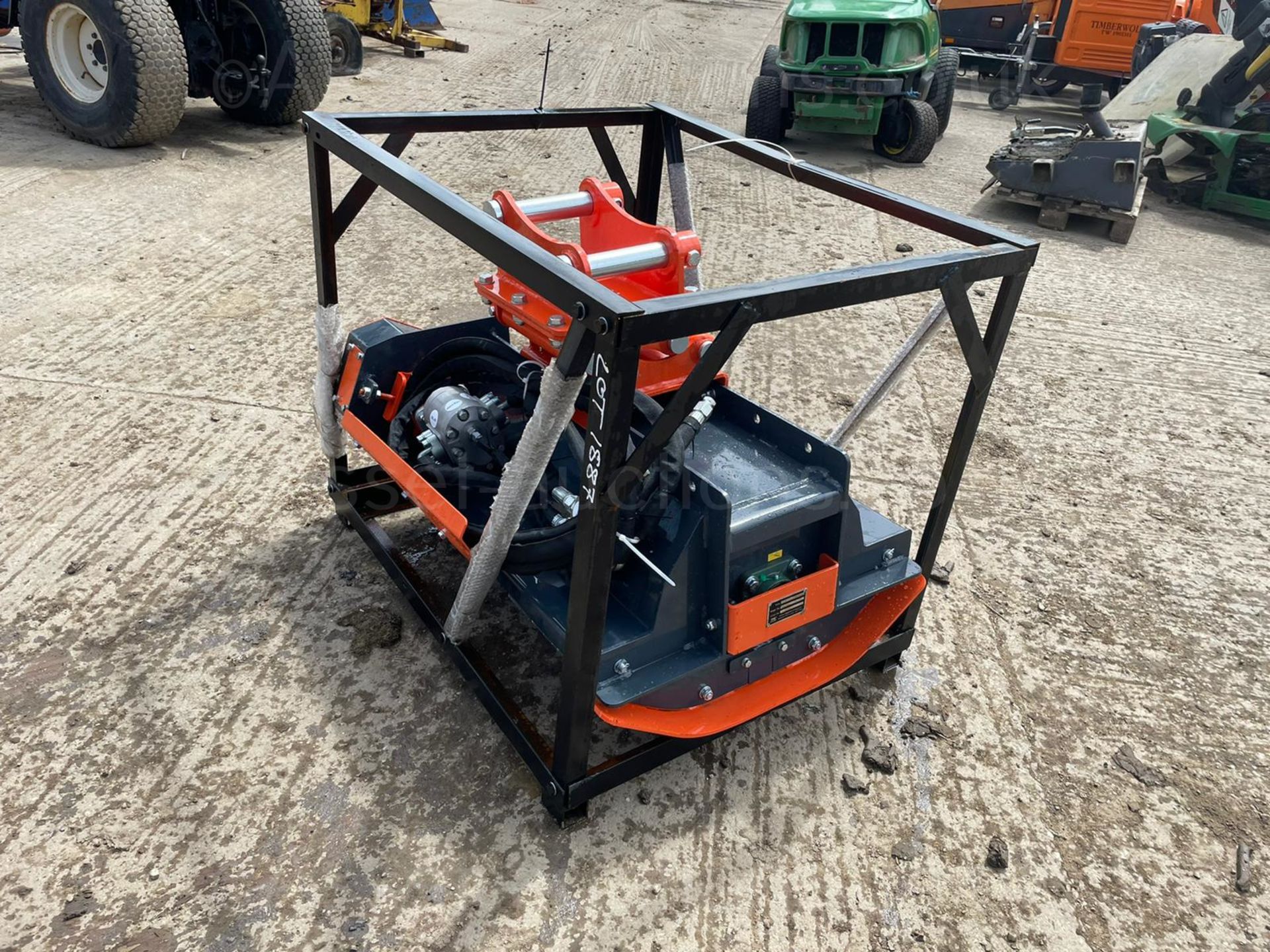 NEW AND UNUSED HEAVY DUTY MULCHER FLAIL MOWER, HYDRAULIC DRIVEN, 45mm PINS *PLUS VAT* - Image 4 of 20