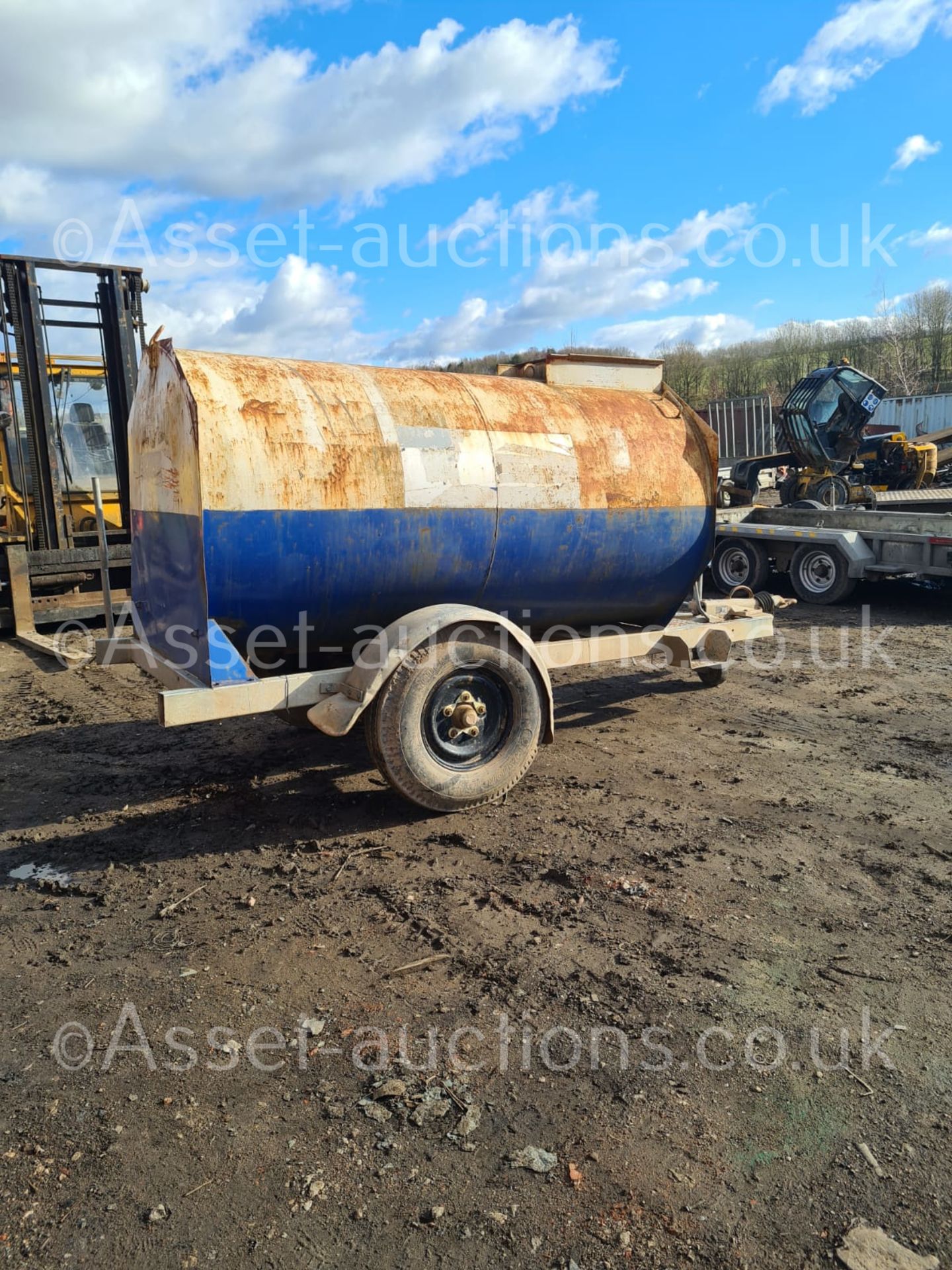 BUNDED DIESEL BOWSER 2000 LITRES WITH TRAILER, SUSPENSION AND BRAKES *PLUS VAT* - Image 5 of 14