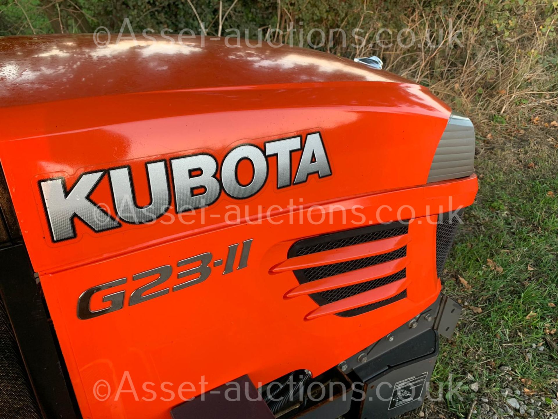 2013/62 KUBOTA G23-II HIGH TIP RIDE ON MOWER, RUNS DRIVES AND CUTS WELL, HYDROSTATIC *PLUS VAT* - Image 21 of 26