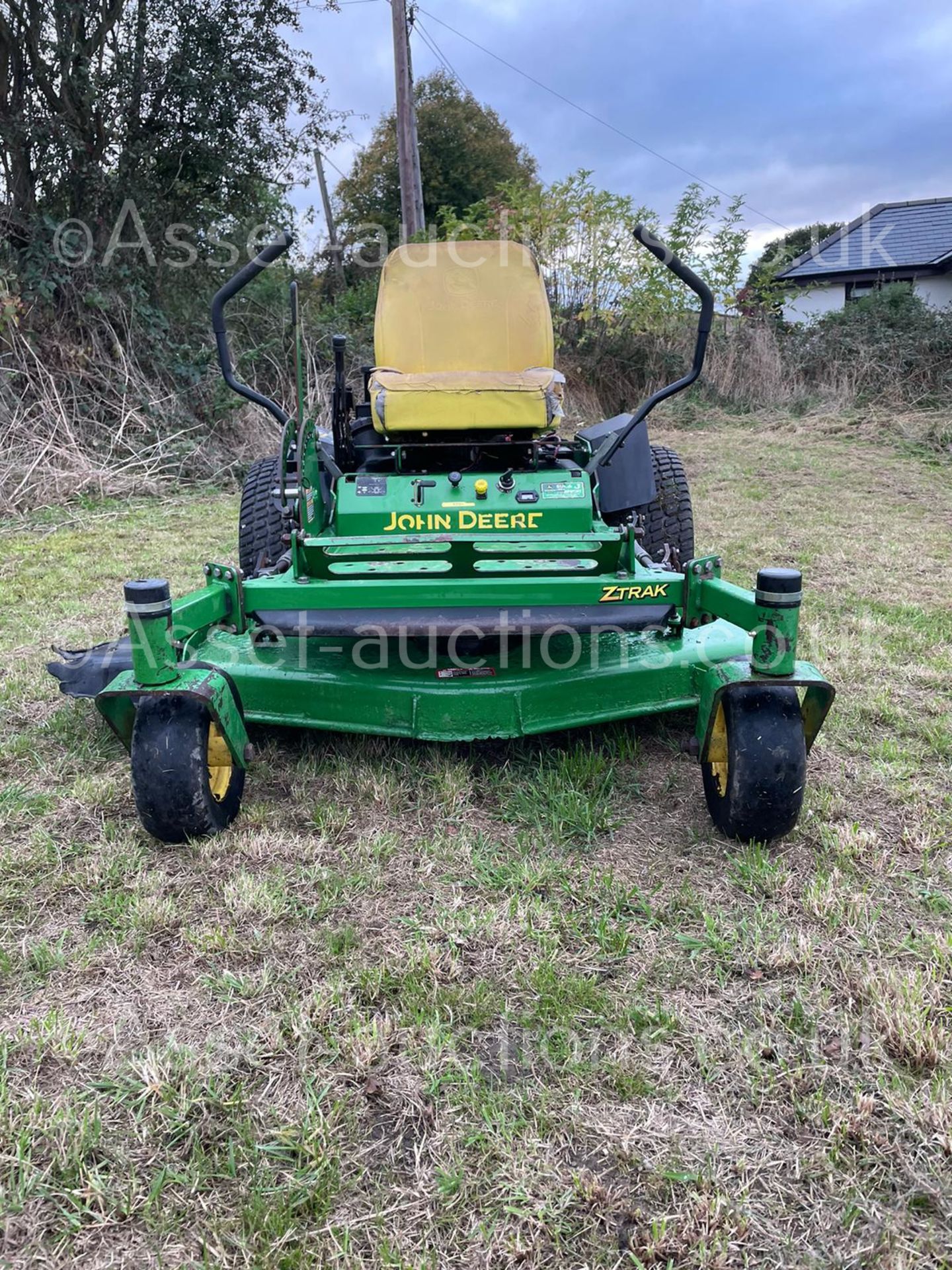 JOHN DEERE 717 Z-TRAK ZERO TURN RIDE ON LAWN MOWER, RUNS DRIVES AND CUTS, SHOWING A LOW 336 HOURS - Image 3 of 18