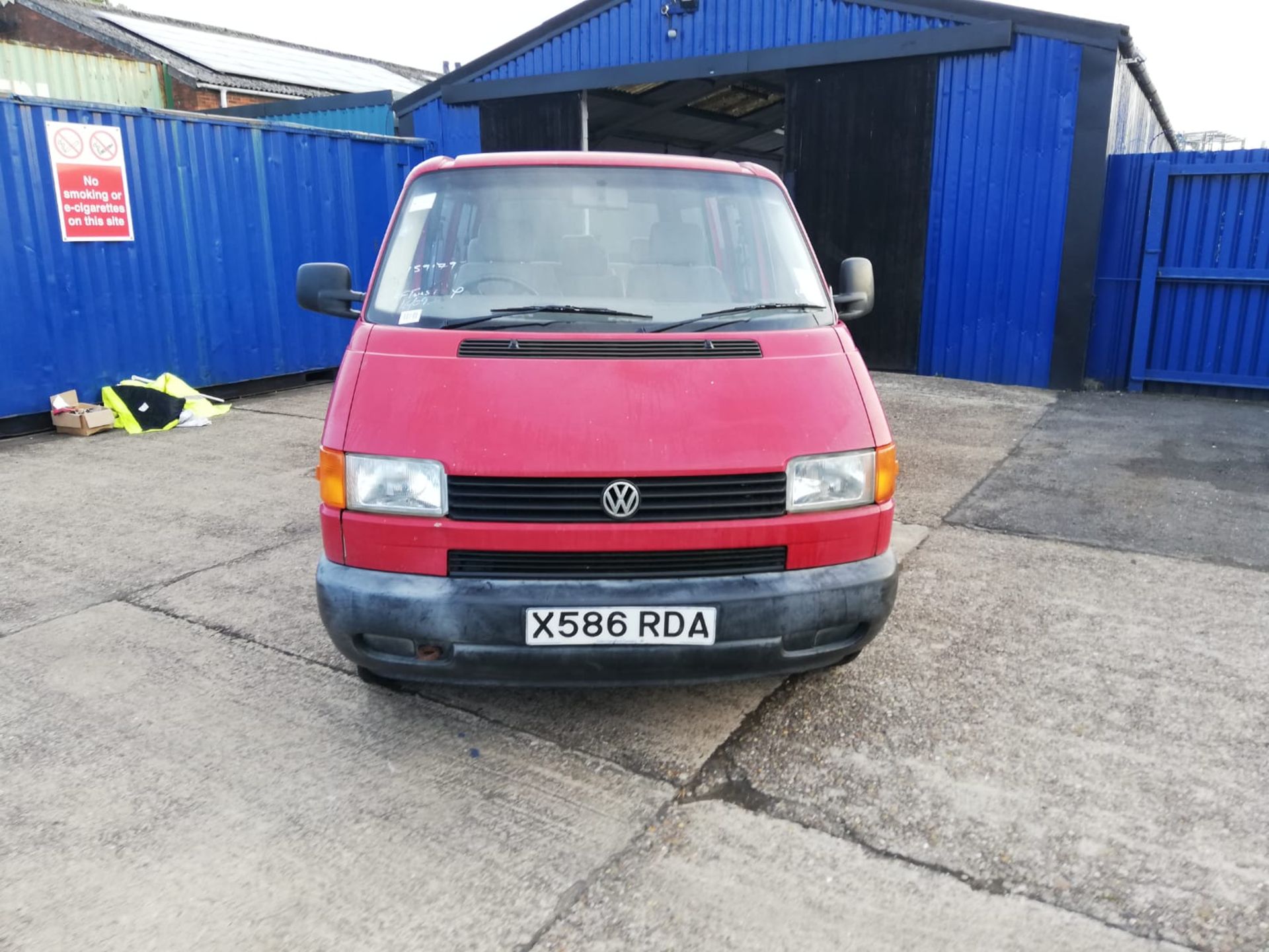 2000 VOLKSWAGEN TRANSPORTER TD LWB RED 9 SEAT MINIBUS, 159K MILES, 1.9 DIESEL ENGINE *PLUS VAT* - Image 2 of 9