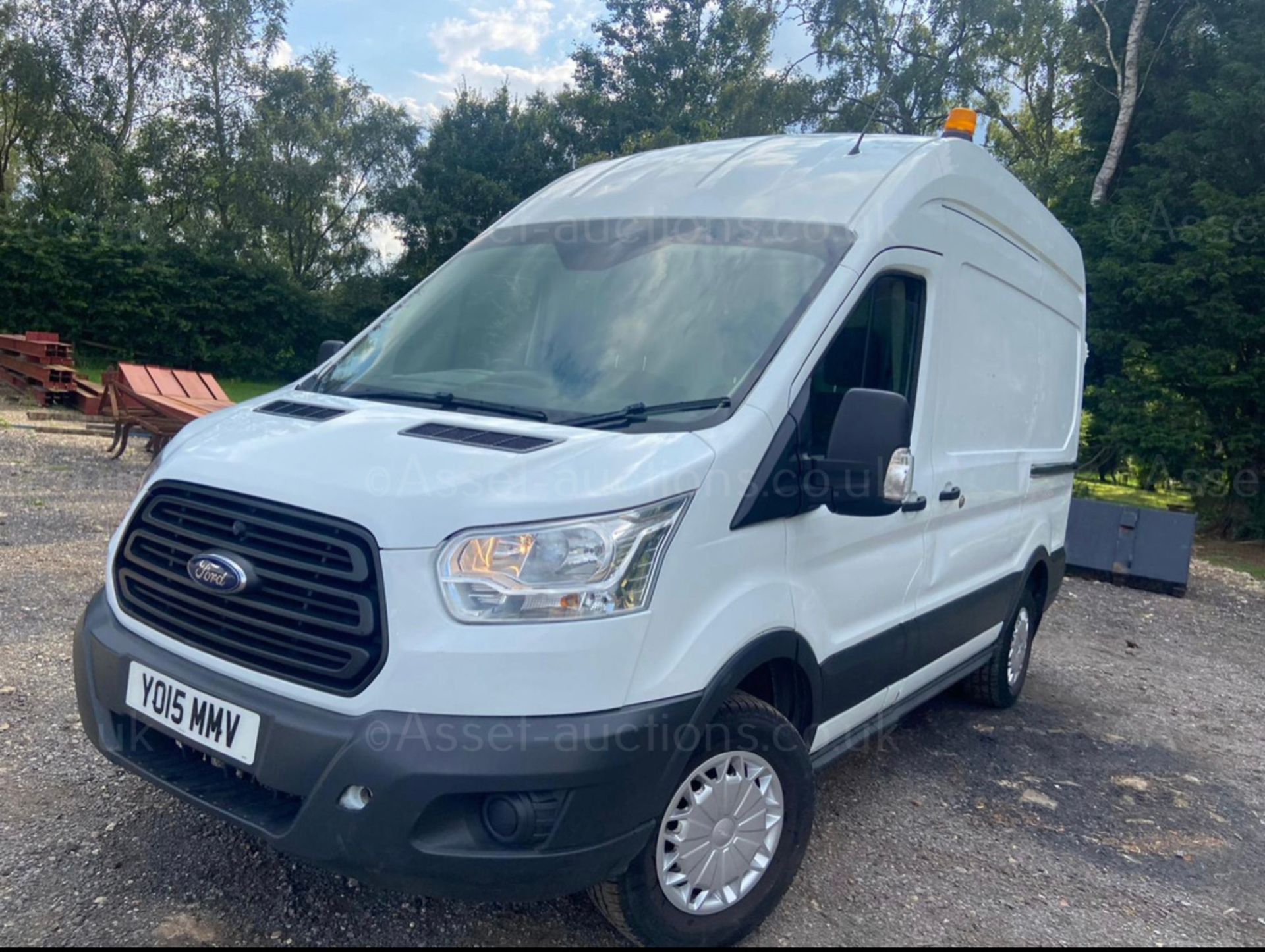 2015 FORD TRANSIT 350 WHITE PANEL VAN L2H3, 2.2 DIESEL, 103,200 MILES, REVERSE CAMERA *NO VAT* - Image 2 of 5