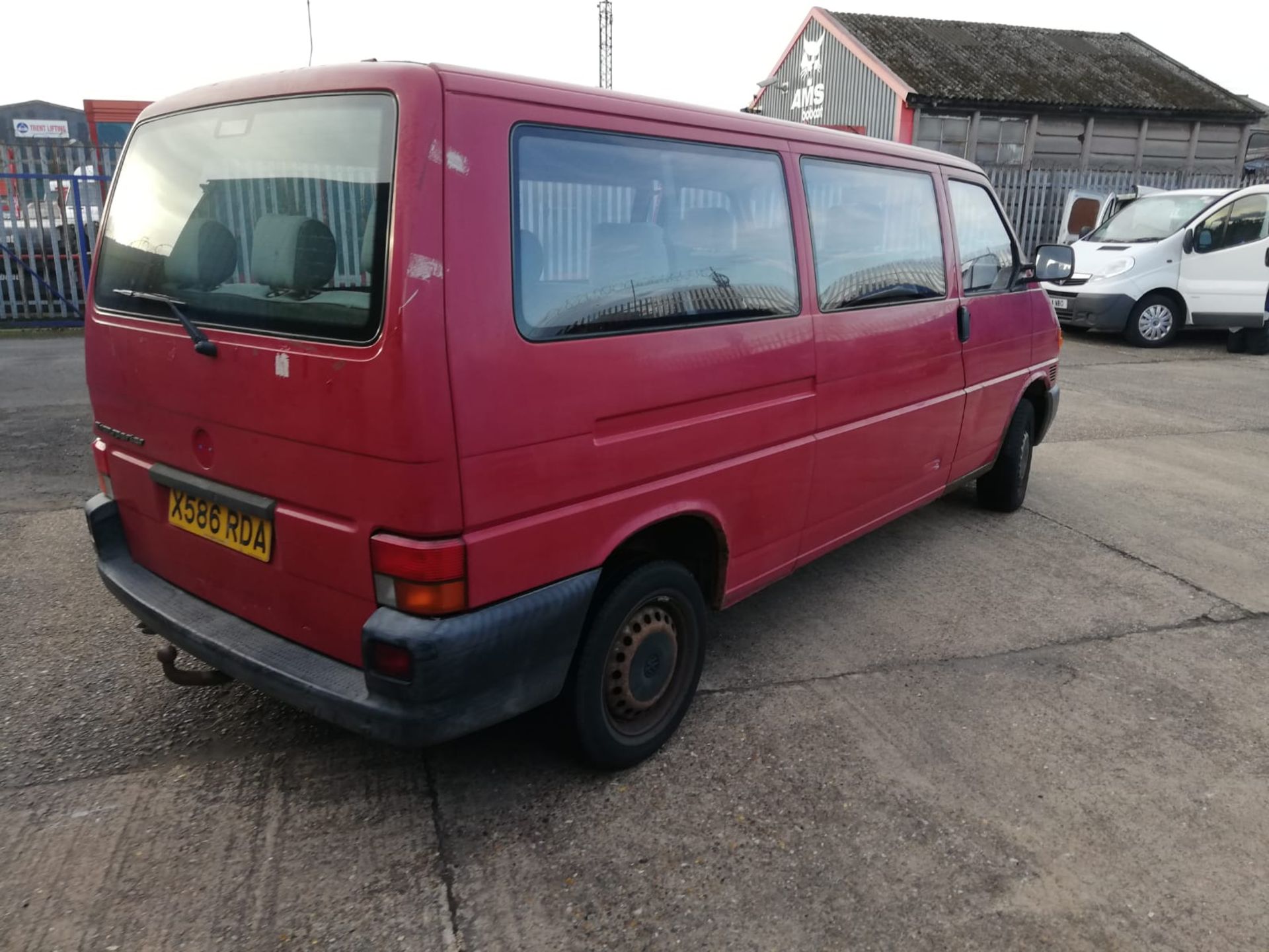 2000 VOLKSWAGEN TRANSPORTER TD LWB RED 9 SEAT MINIBUS, 159K MILES, 1.9 DIESEL ENGINE *PLUS VAT* - Image 6 of 9