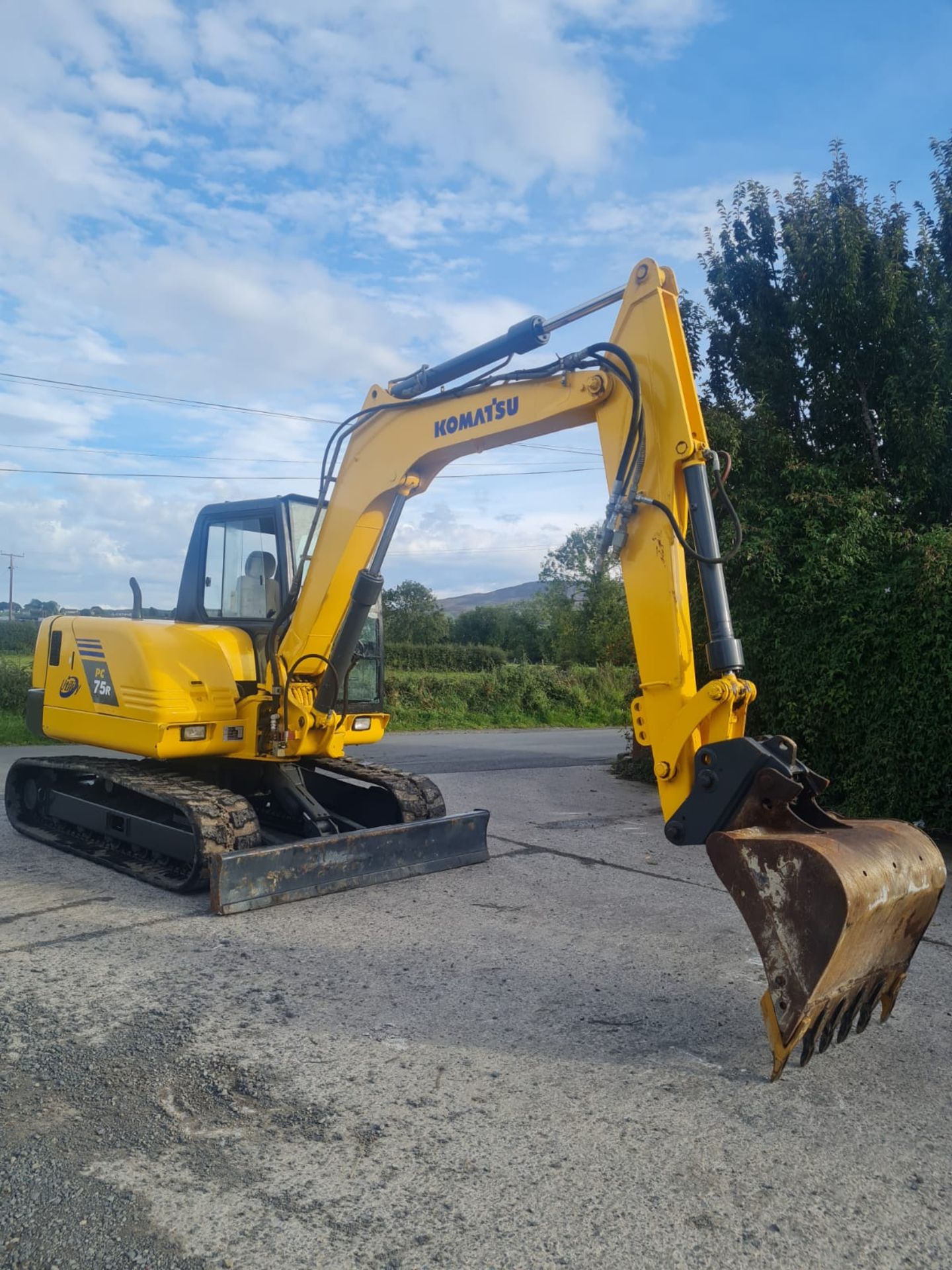 2006 KOMATSU 7.5 TON DIGGER / EXCAVATOR, READING 4200 HOURS, STARTS DRIVES AND DIGS *PLUS VAT* - Image 2 of 6