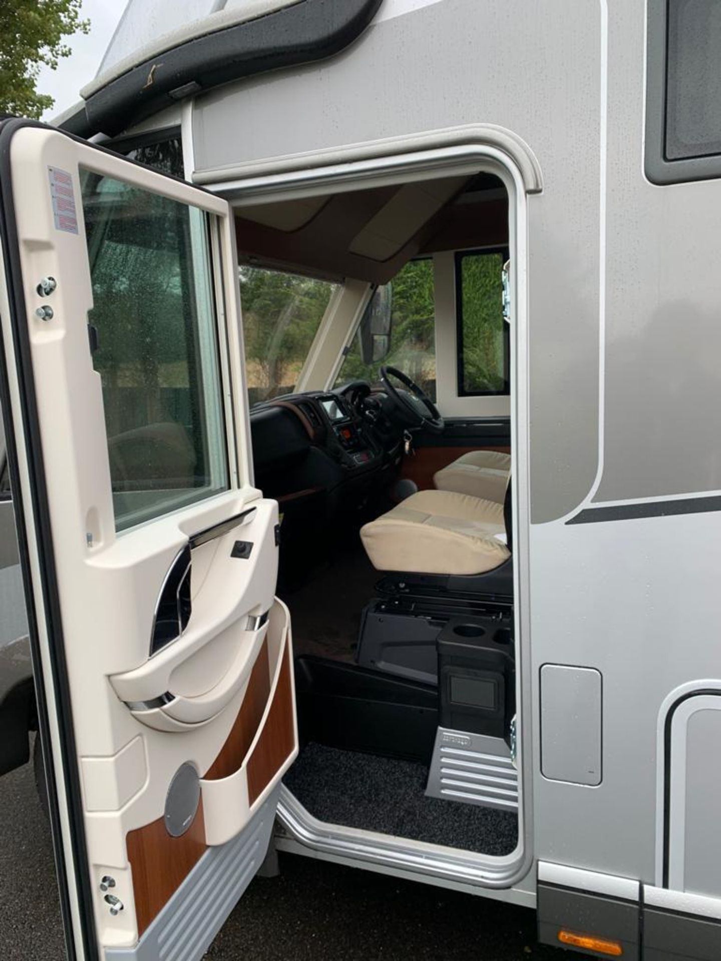 2020 CARTHAGO LINER-FOR-TWO 53L MOTORHOME 11 mths WARRANTY 4529 MILES, MINT CONDITION NO VAT - Image 10 of 38