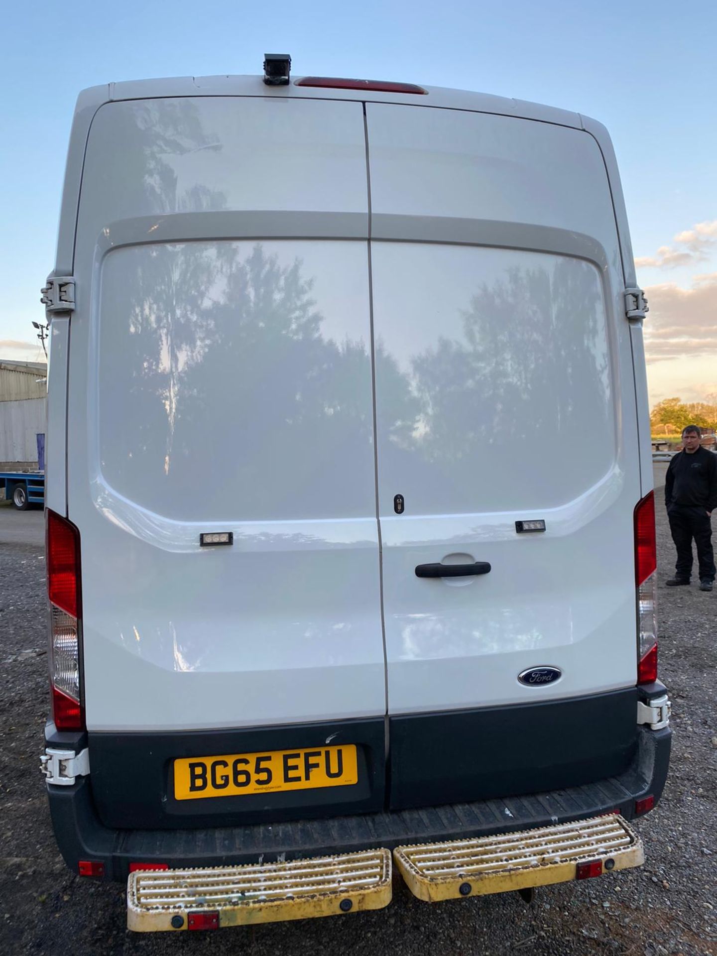 2015 FORD TRANSIT 350 WHITE WELFARE VAN, 2.2 DIESEL ENGINE, SHOWING 116K MILES *PLUS VAT* - Image 5 of 12