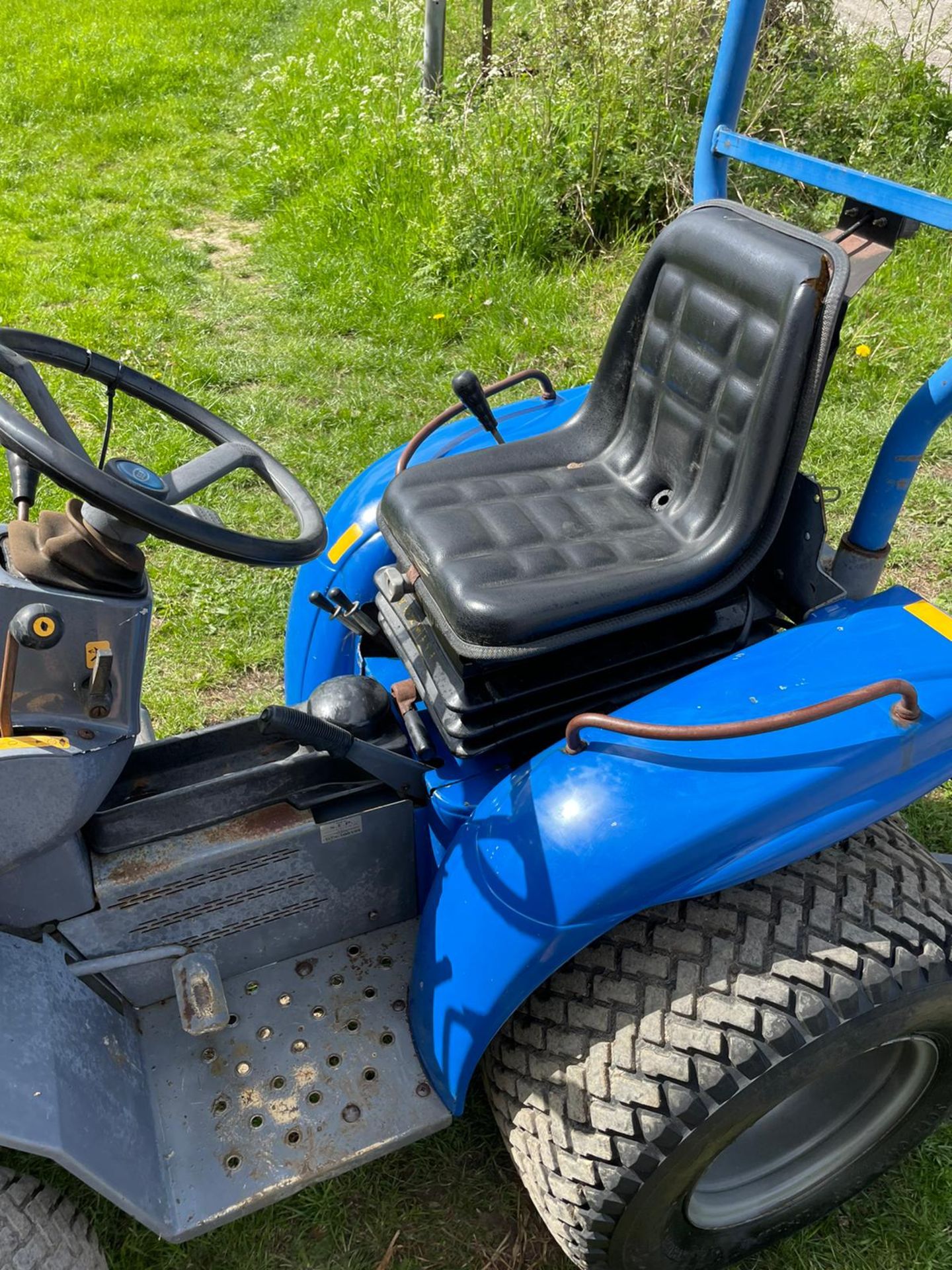 S E P GULLIVER OVERDRIVE 416 COMPACT TRACTOR WITH FRONT SNOW PLOUGH, ROLL BAR *PLUS VAT* - Image 4 of 14