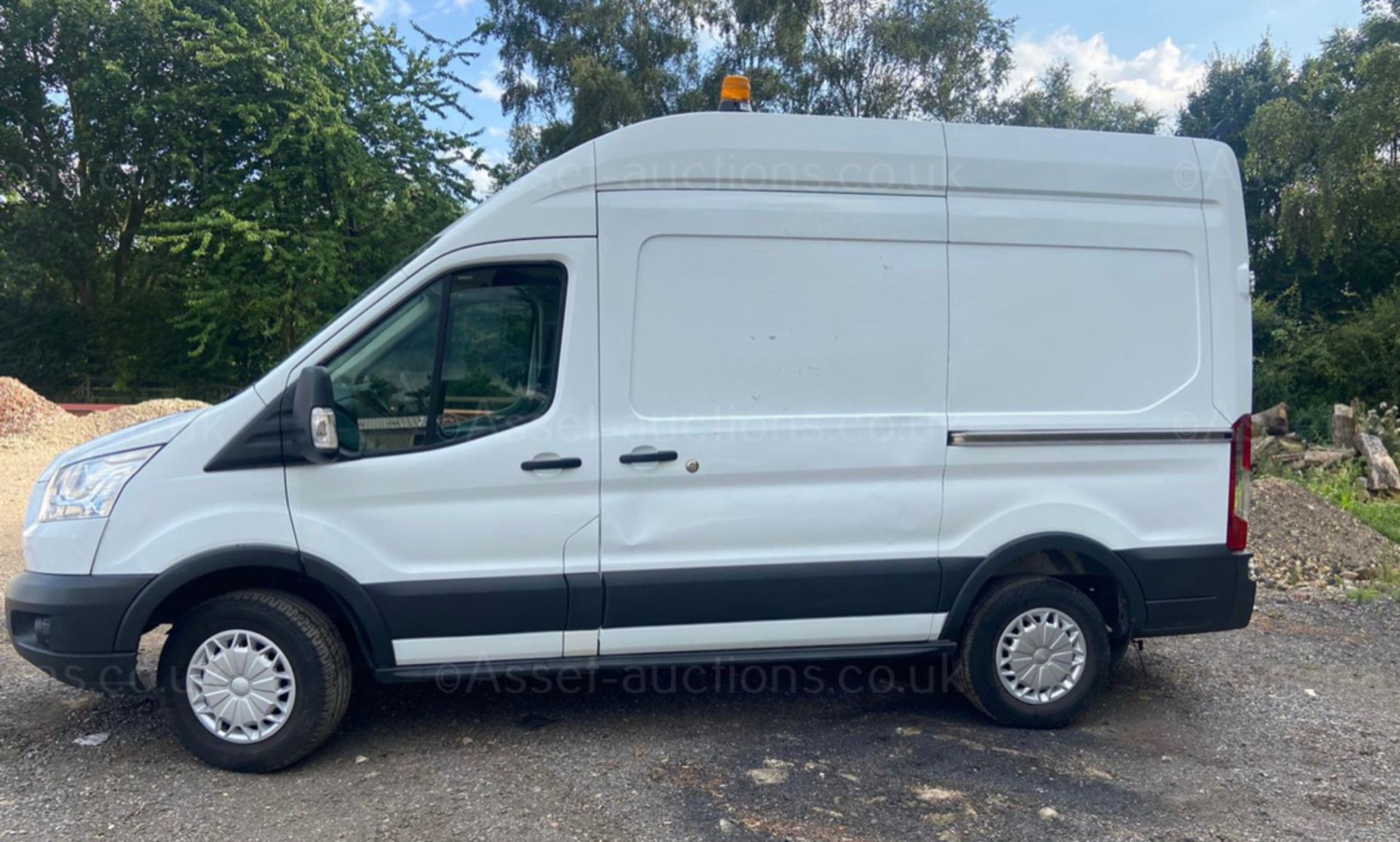 2015 FORD TRANSIT 350 WHITE PANEL VAN L2H3, 2.2 DIESEL, 103,200 MILES, REVERSE CAMERA *NO VAT* - Image 3 of 5