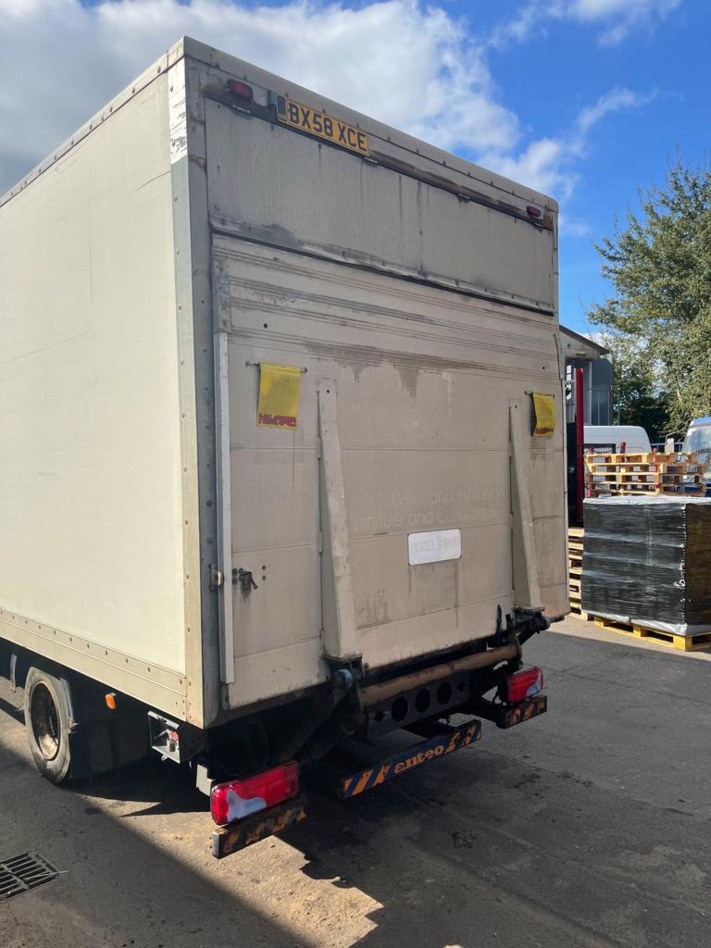 MAN TGL 7.5 TON BOX LORRY, 4580cc ENGINE, SHOWING 624,170.1 km *NO VAT* - Image 3 of 22